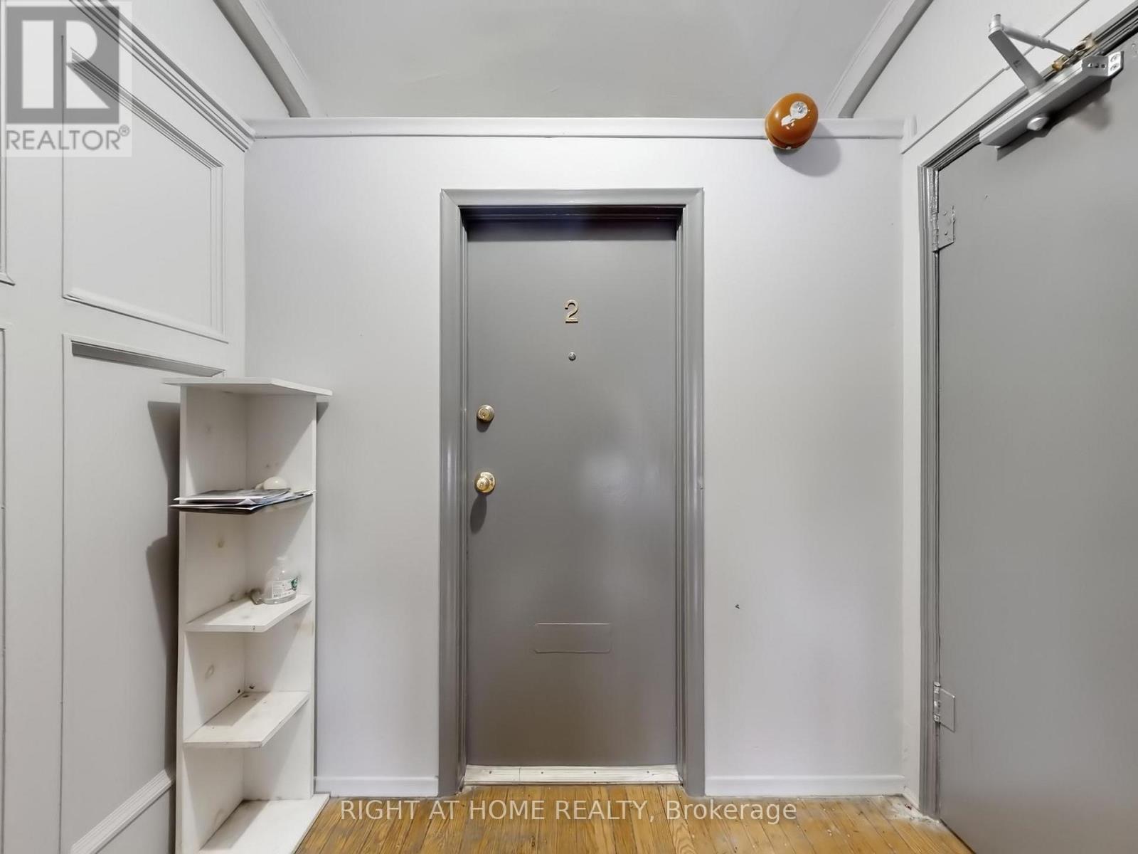 32 High Park Boulevard, Toronto, Ontario  M6R 1M7 - Photo 4 - W12915066