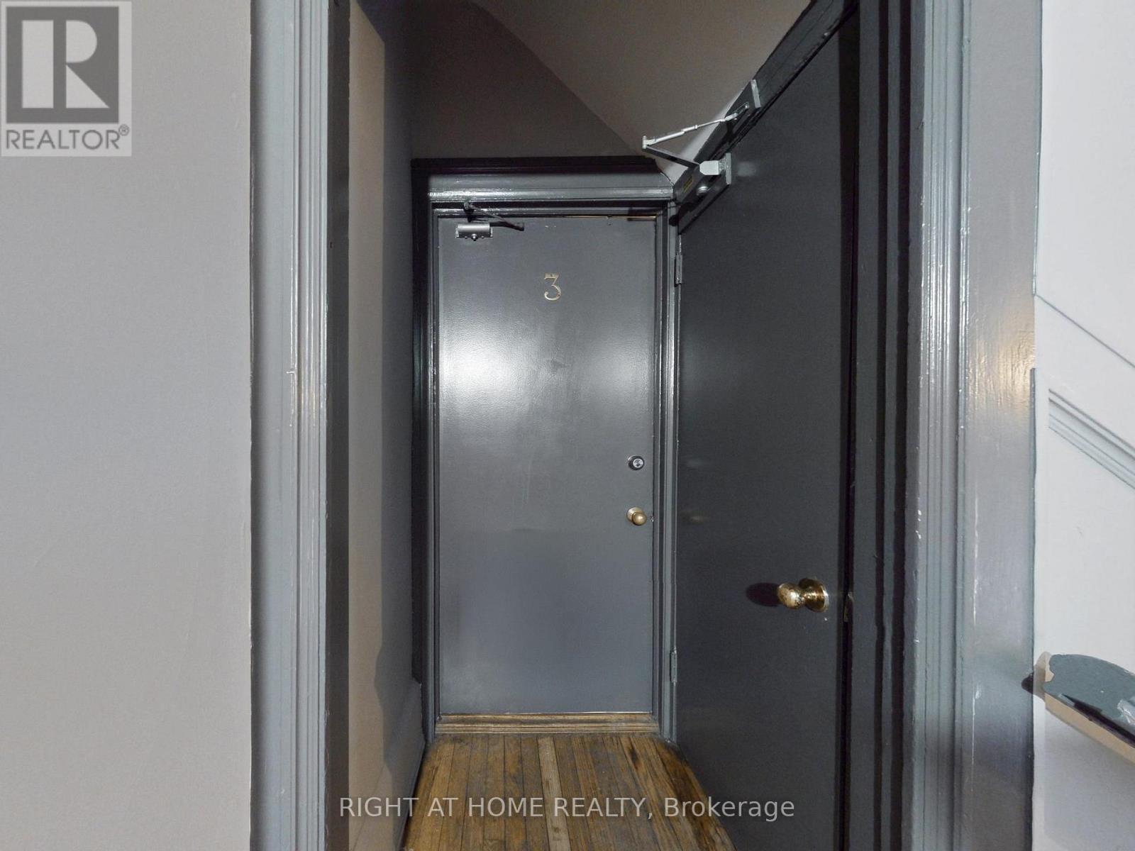 32 High Park Boulevard, Toronto, Ontario  M6R 1M7 - Photo 5 - W12915066