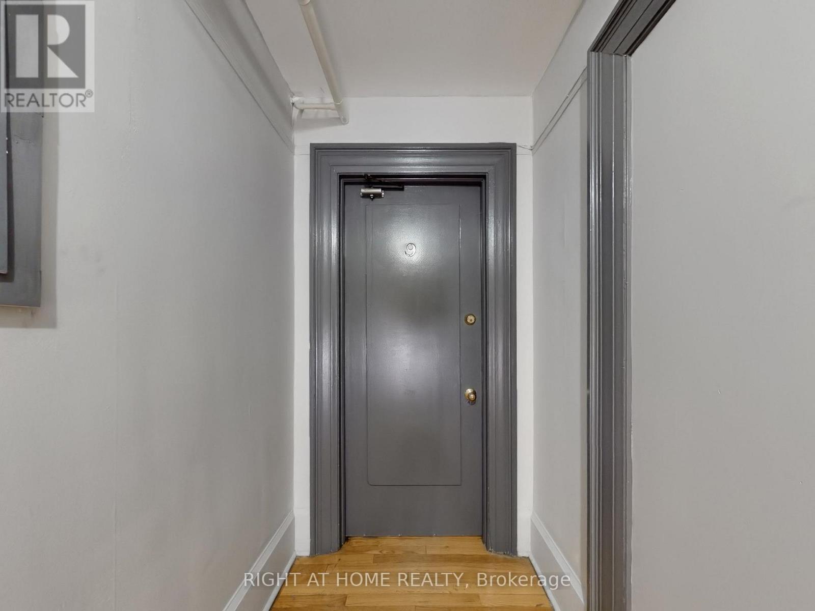 32 High Park Boulevard, Toronto, Ontario  M6R 1M7 - Photo 9 - W12915066