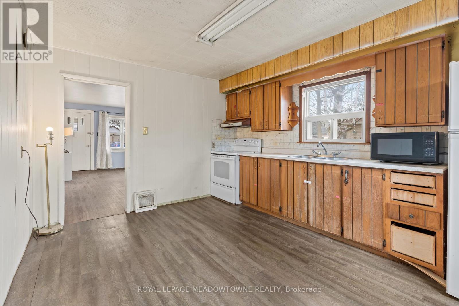 48 King Street, Halton Hills, Ontario  L7G 2G4 - Photo 12 - W12915078