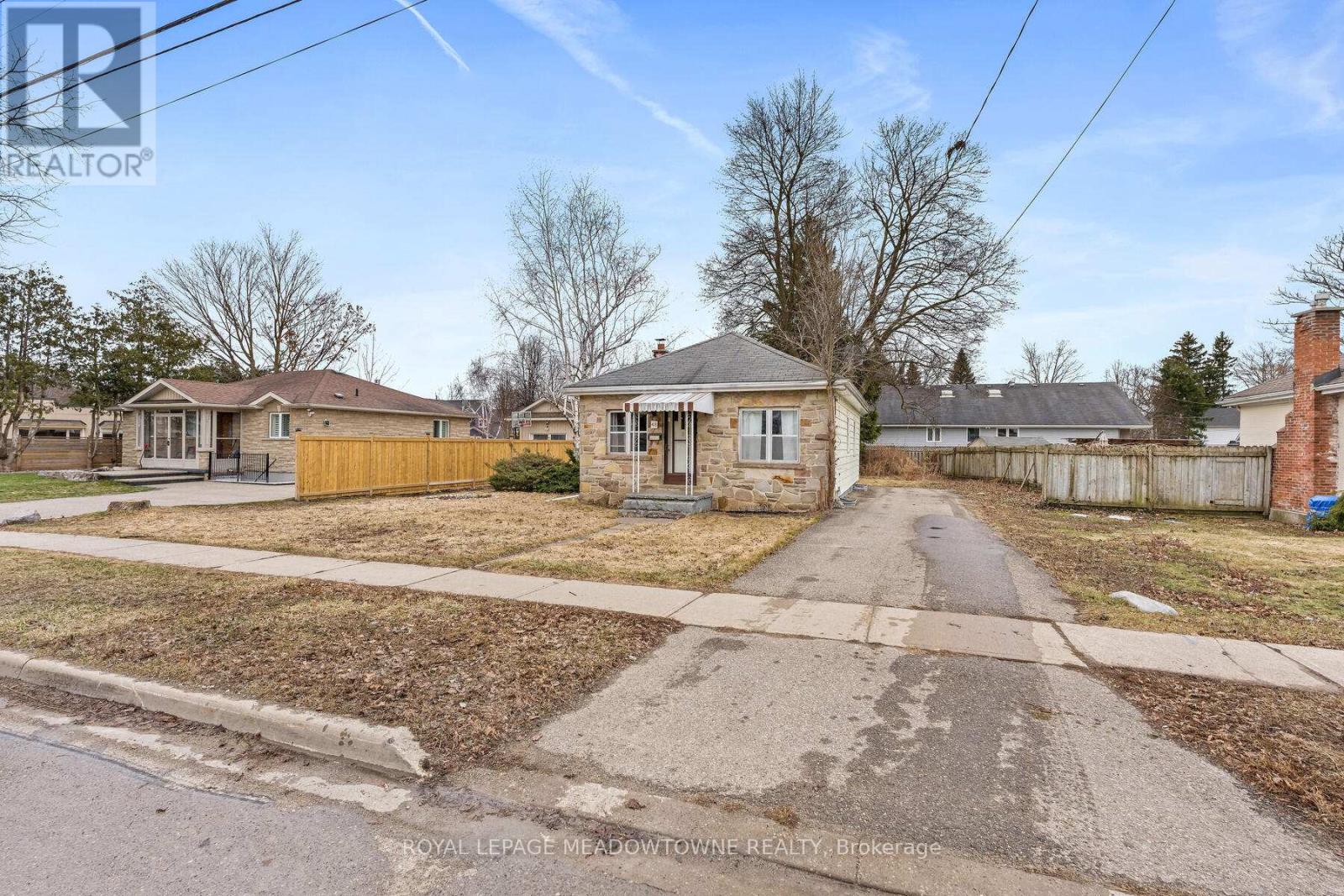 48 King Street, Halton Hills, Ontario  L7G 2G4 - Photo 3 - W12915078