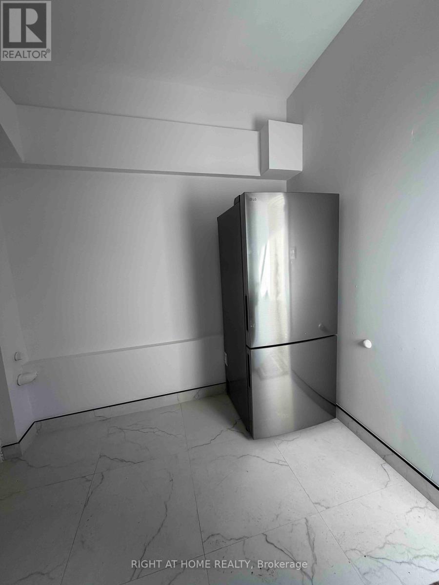 102 - 2245 Dundas Street W, Toronto, Ontario  M6R 1X6 - Photo 2 - W12915088