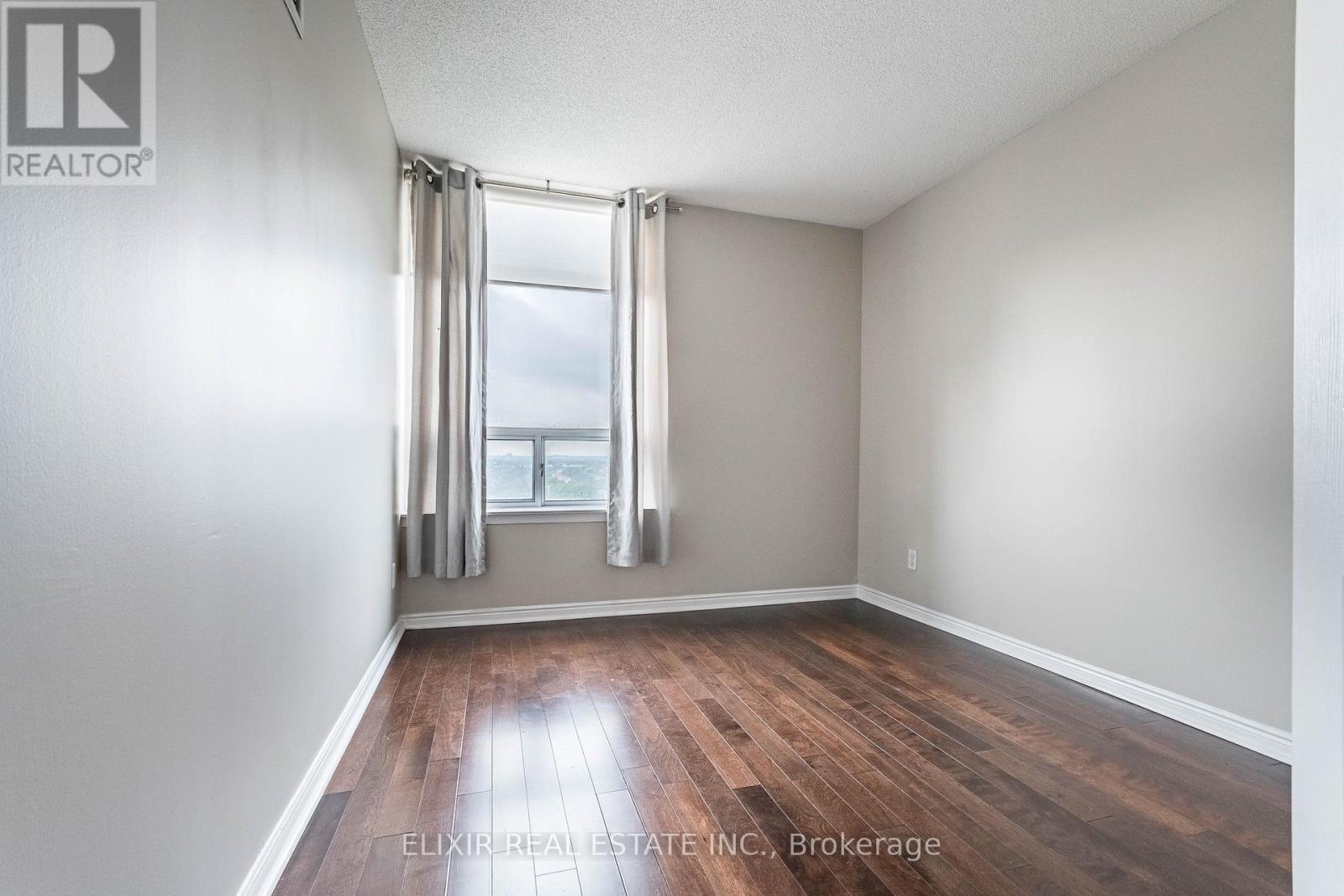 2011 - 135 Hillcrest Avenue, Mississauga, Ontario  L5B 4B1 - Photo 17 - W12915094