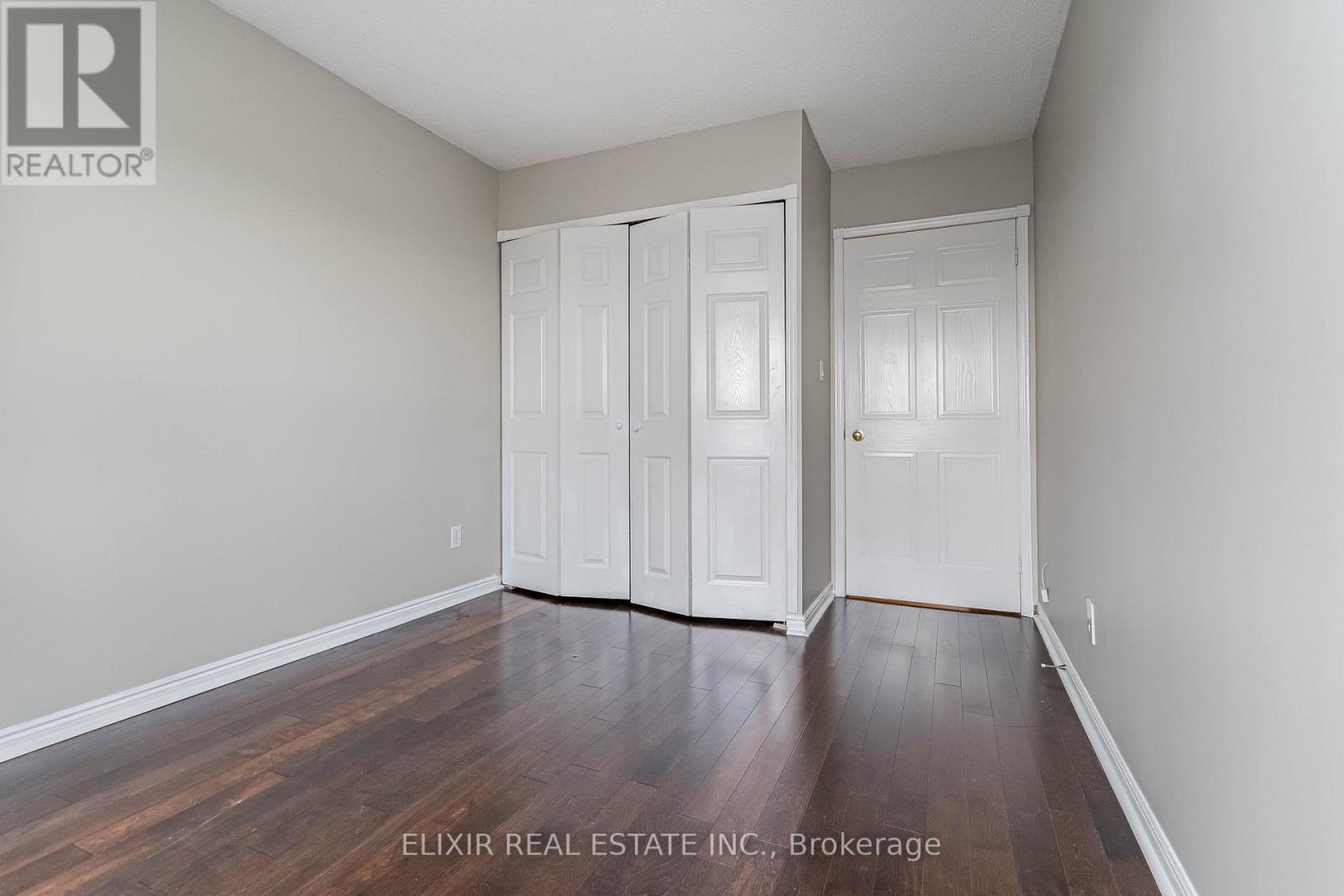 2011 - 135 Hillcrest Avenue, Mississauga, Ontario  L5B 4B1 - Photo 18 - W12915094