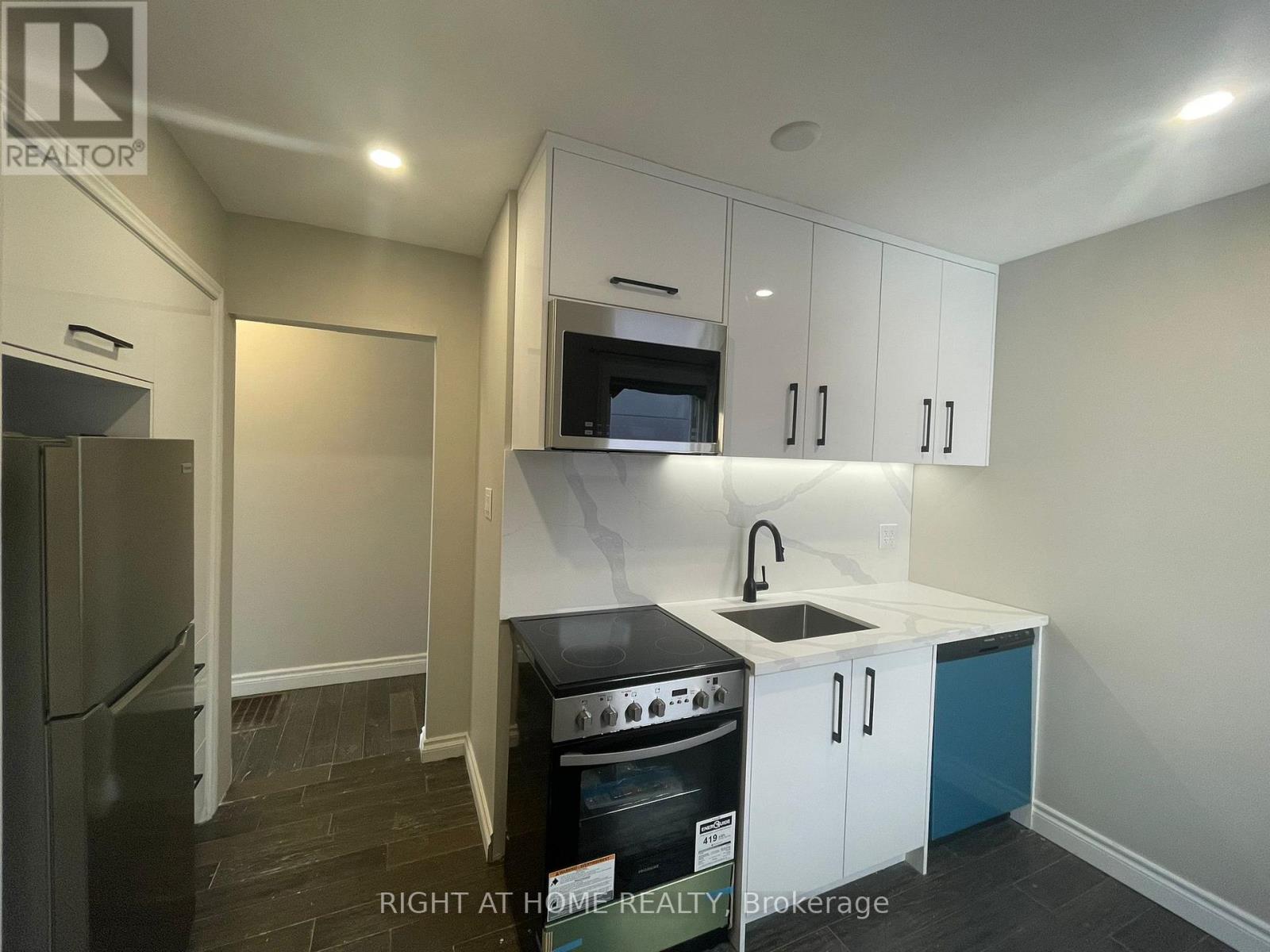 101 - 495 SALEM AVENUE N, Toronto, Ontario