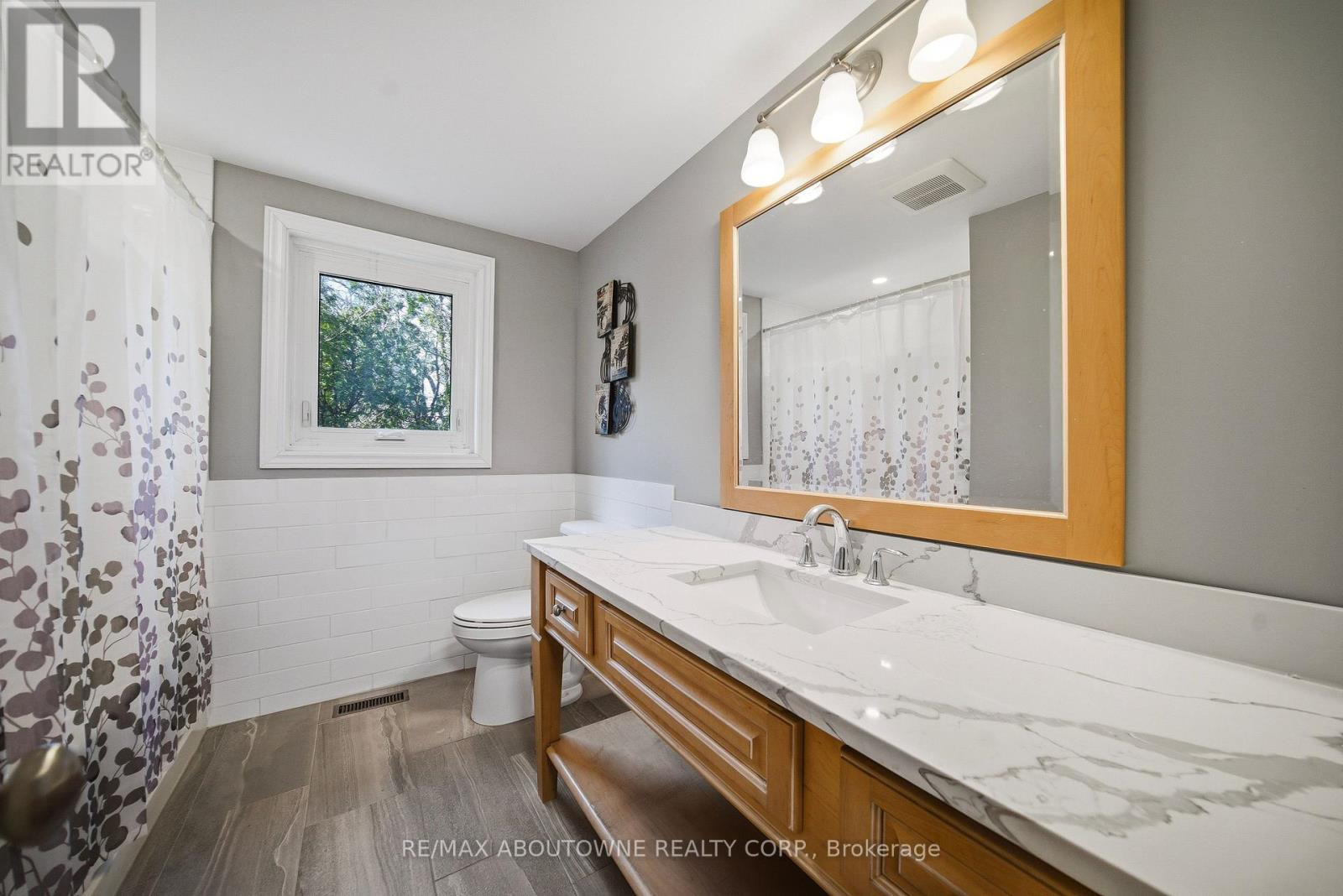 481 Anthony Drive, Oakville, Ontario  L6J 2K6 - Photo 19 - W12915172