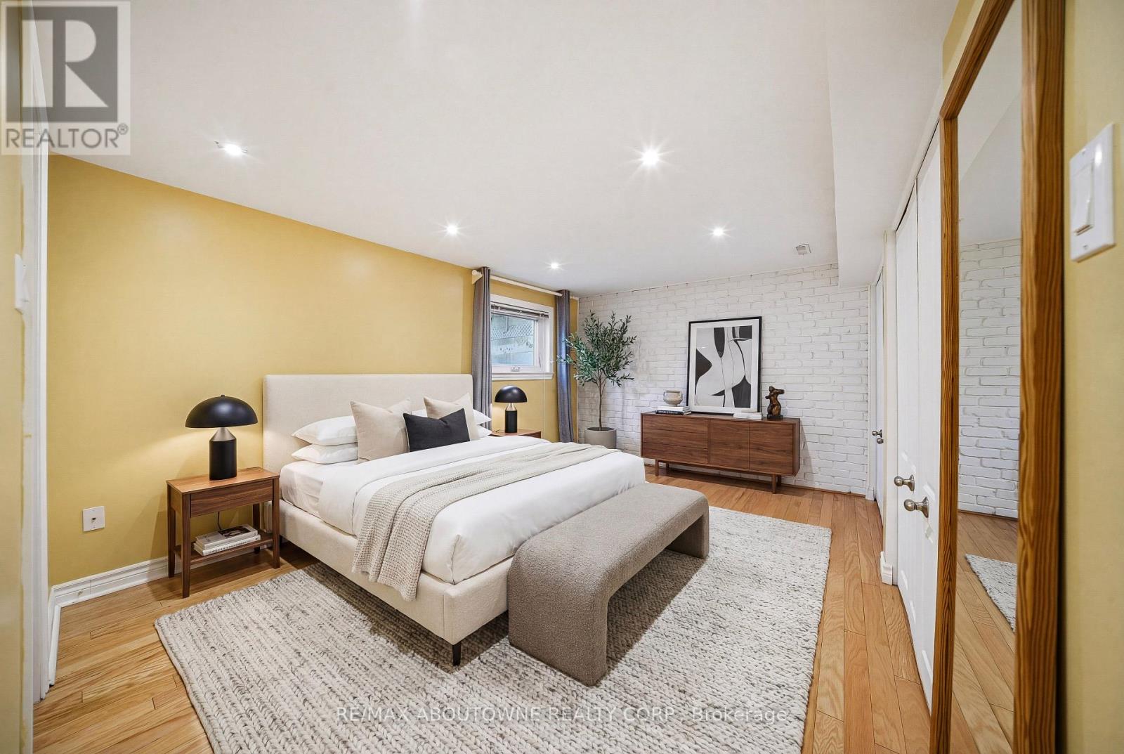 481 Anthony Drive, Oakville, Ontario  L6J 2K6 - Photo 23 - W12915172