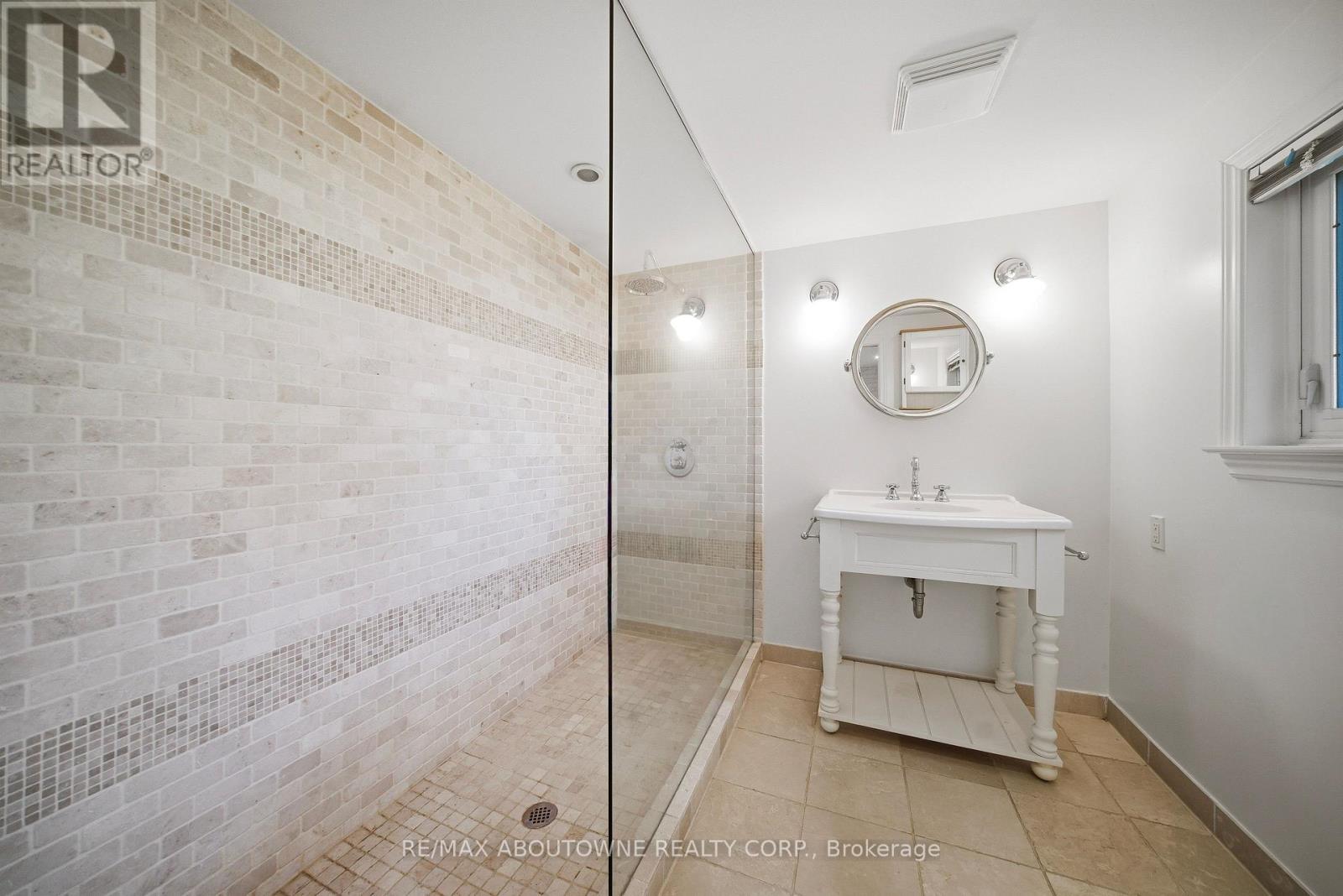 481 Anthony Drive, Oakville, Ontario  L6J 2K6 - Photo 25 - W12915172