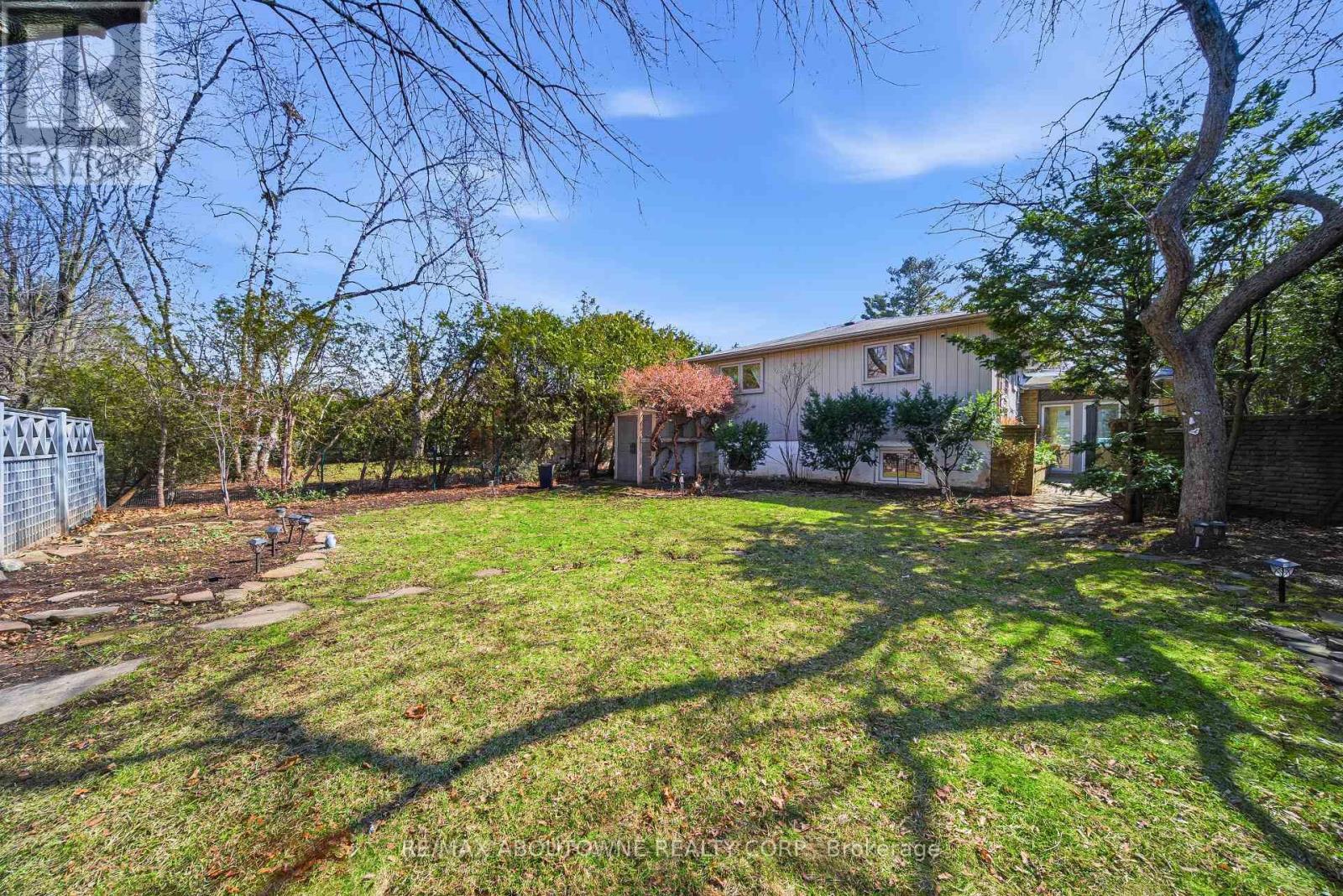 481 Anthony Drive, Oakville, Ontario  L6J 2K6 - Photo 32 - W12915172