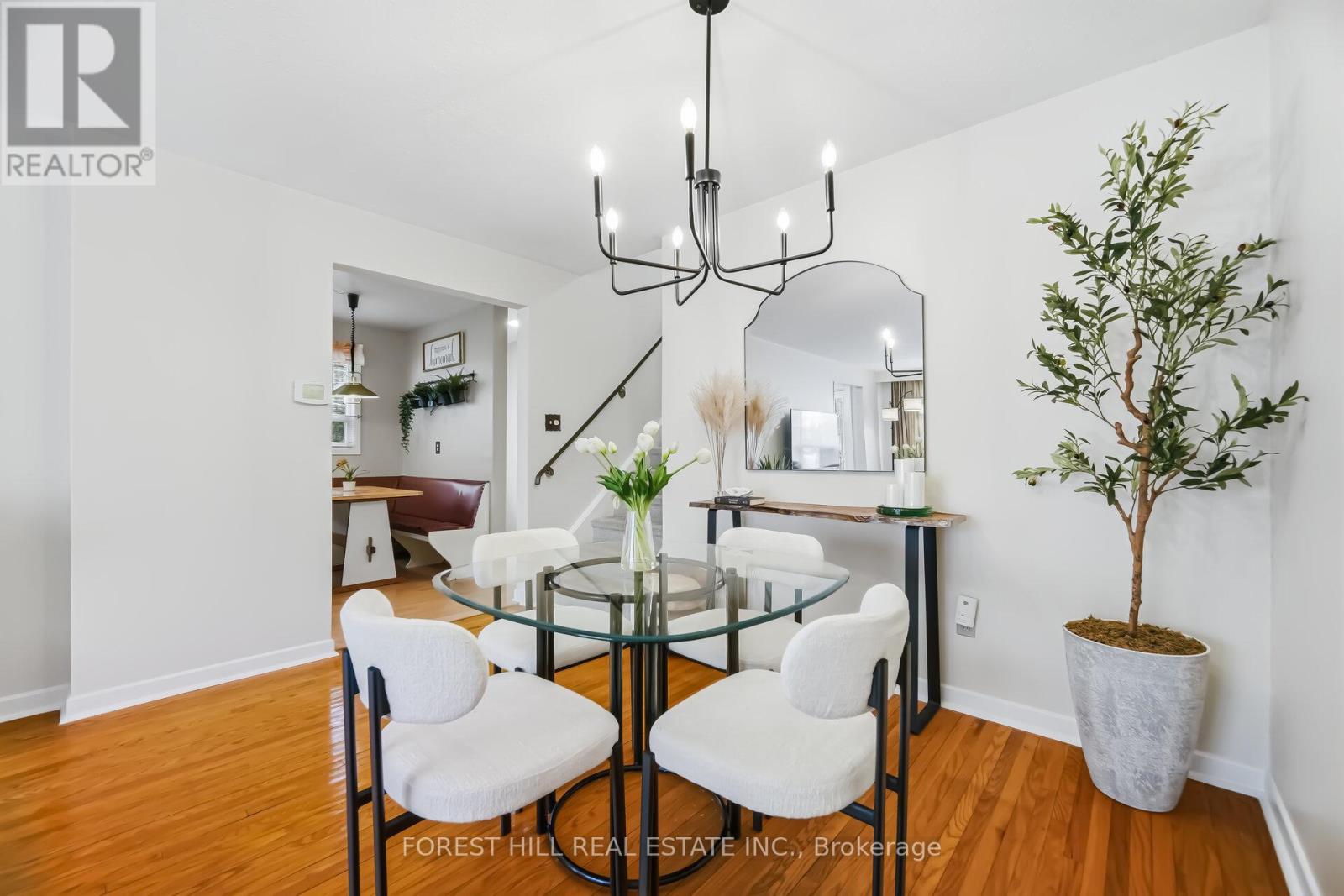 1588 Hobbs Crescent, Mississauga, Ontario  L5J 3R9 - Photo 12 - W12915178