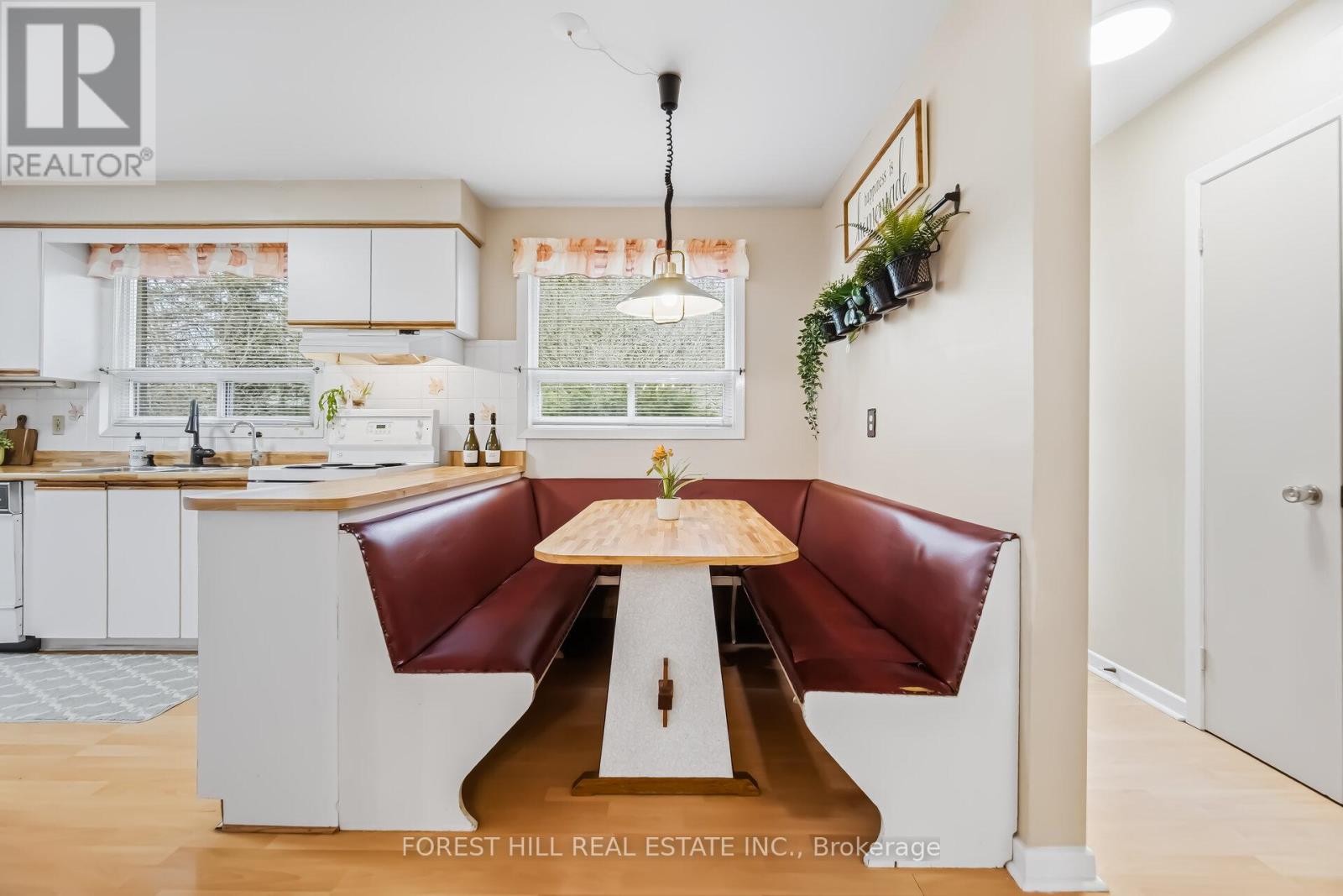 1588 Hobbs Crescent, Mississauga, Ontario  L5J 3R9 - Photo 13 - W12915178