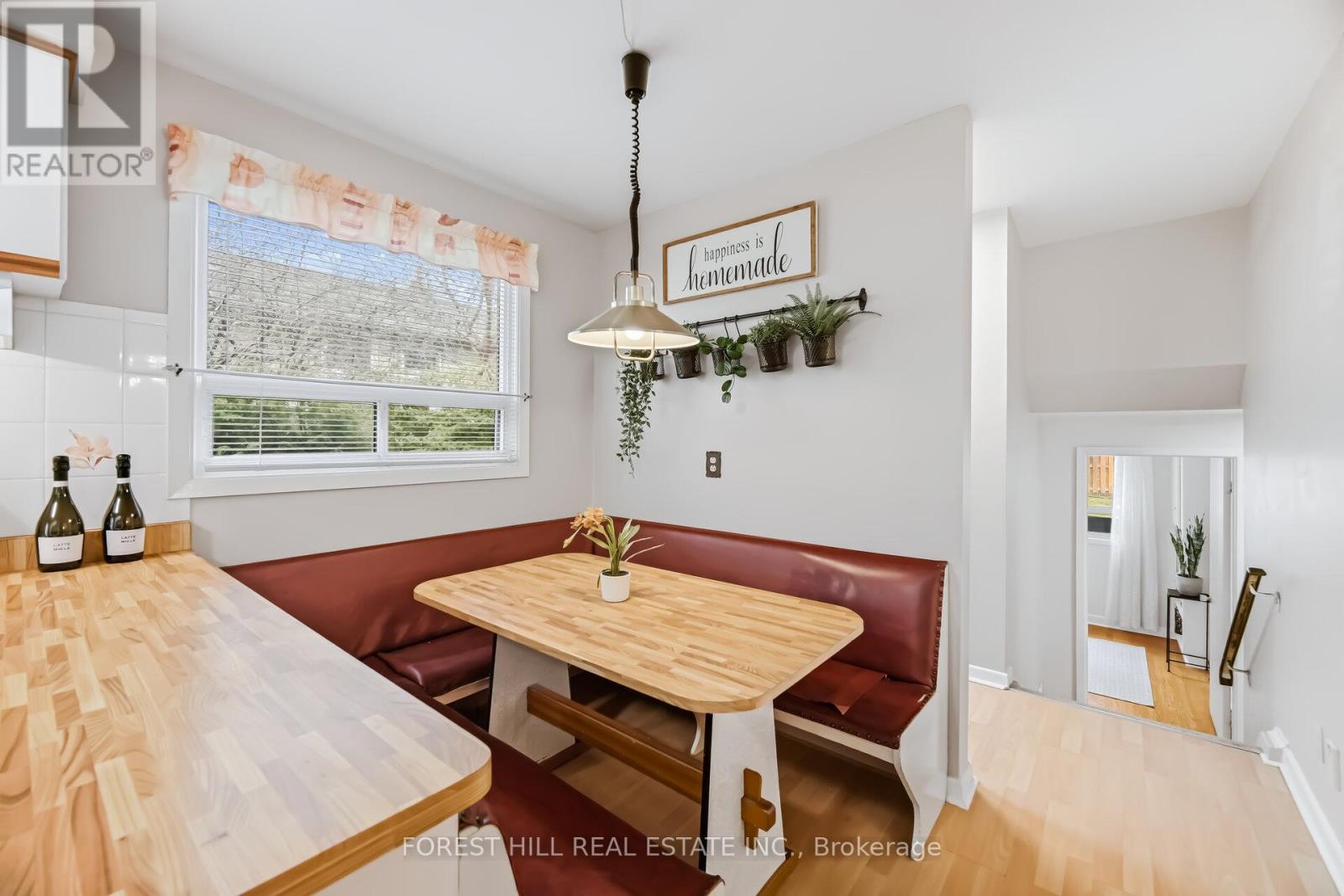 1588 Hobbs Crescent, Mississauga, Ontario  L5J 3R9 - Photo 14 - W12915178