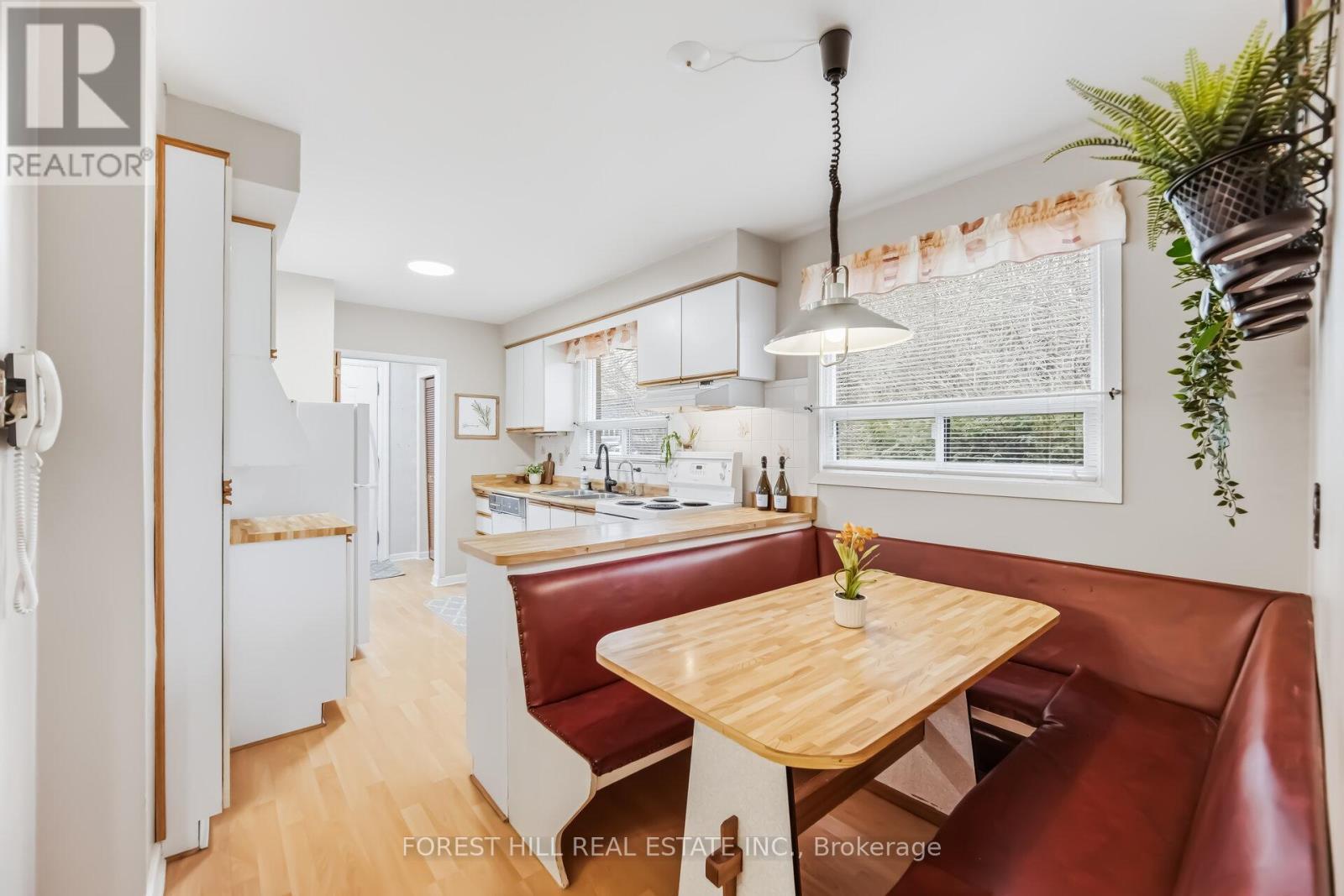 1588 Hobbs Crescent, Mississauga, Ontario  L5J 3R9 - Photo 15 - W12915178