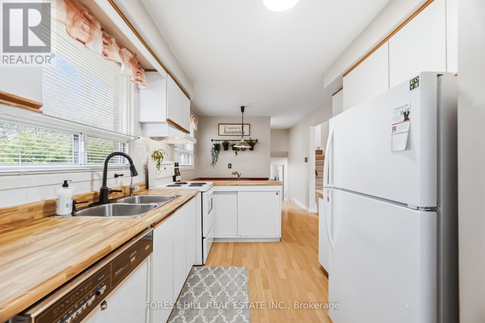 1588 Hobbs Crescent, Mississauga, Ontario  L5J 3R9 - Photo 17 - W12915178