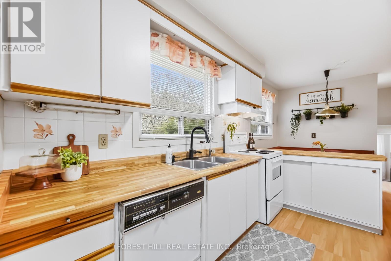 1588 Hobbs Crescent, Mississauga, Ontario  L5J 3R9 - Photo 18 - W12915178