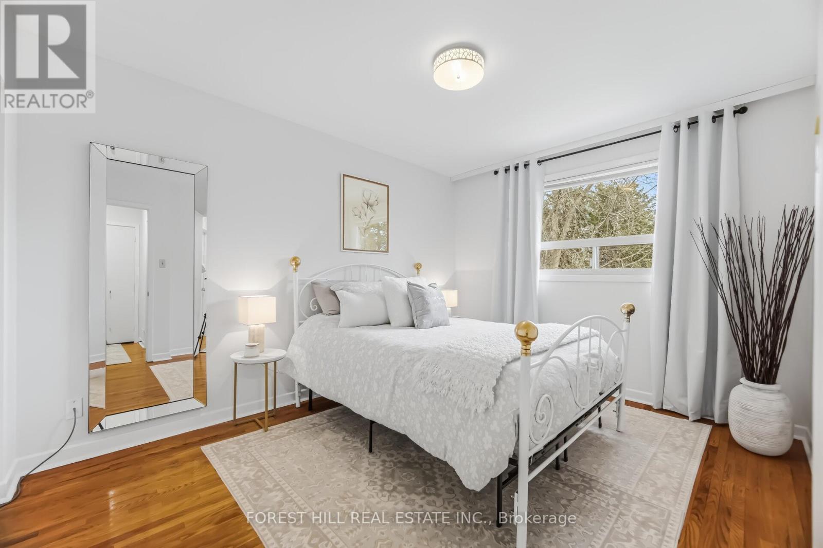 1588 Hobbs Crescent, Mississauga, Ontario  L5J 3R9 - Photo 23 - W12915178