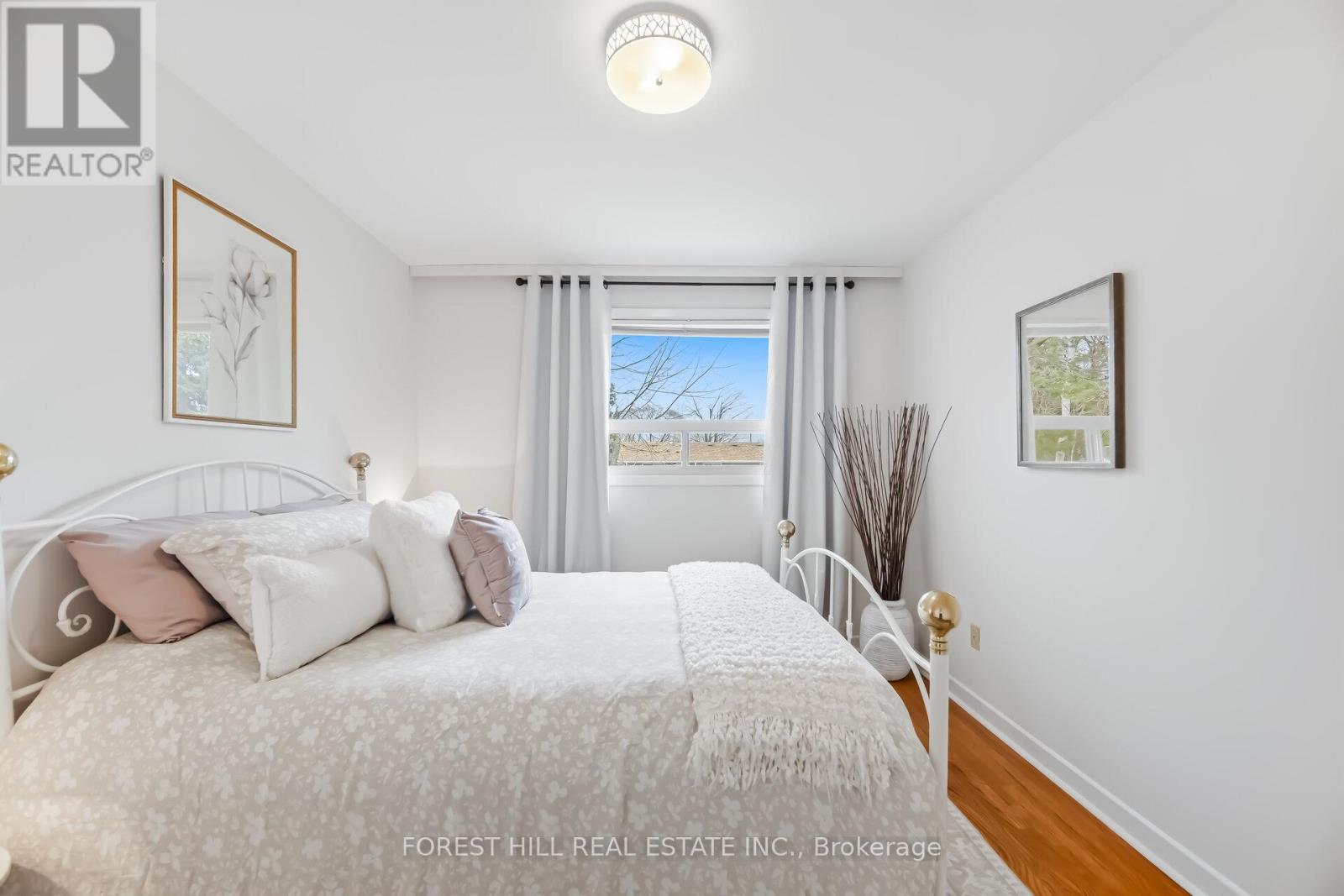 1588 Hobbs Crescent, Mississauga, Ontario  L5J 3R9 - Photo 24 - W12915178