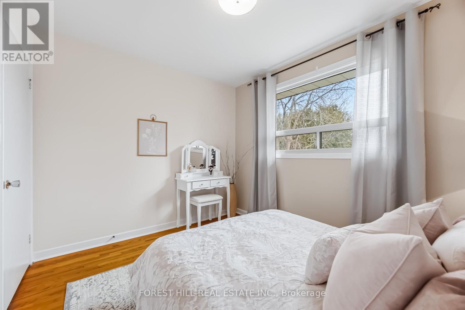 1588 Hobbs Crescent, Mississauga, Ontario  L5J 3R9 - Photo 29 - W12915178