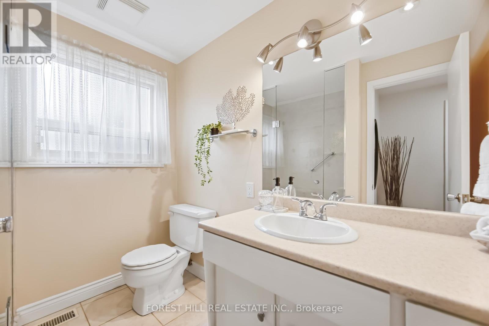 1588 Hobbs Crescent, Mississauga, Ontario  L5J 3R9 - Photo 39 - W12915178