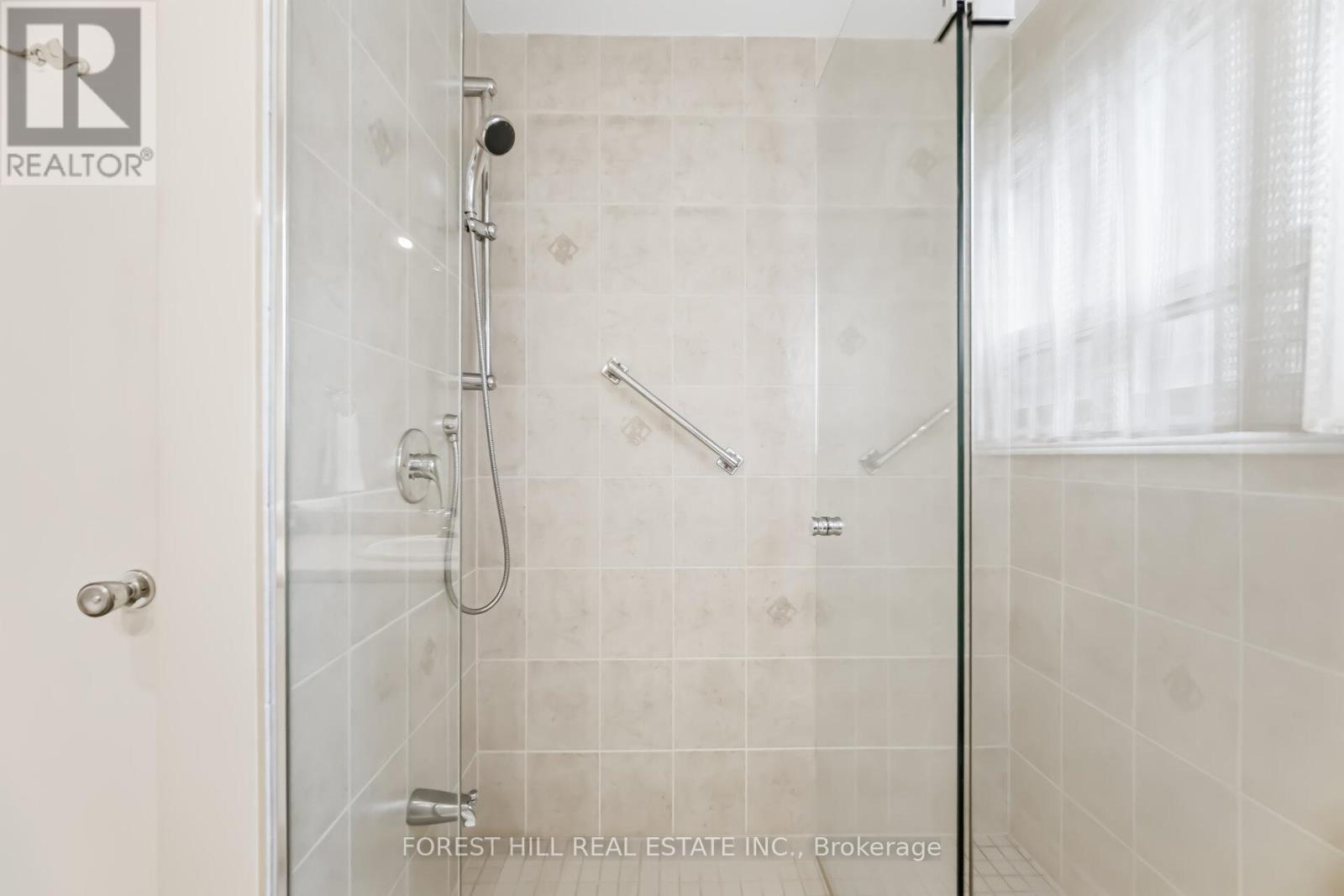 1588 Hobbs Crescent, Mississauga, Ontario  L5J 3R9 - Photo 40 - W12915178