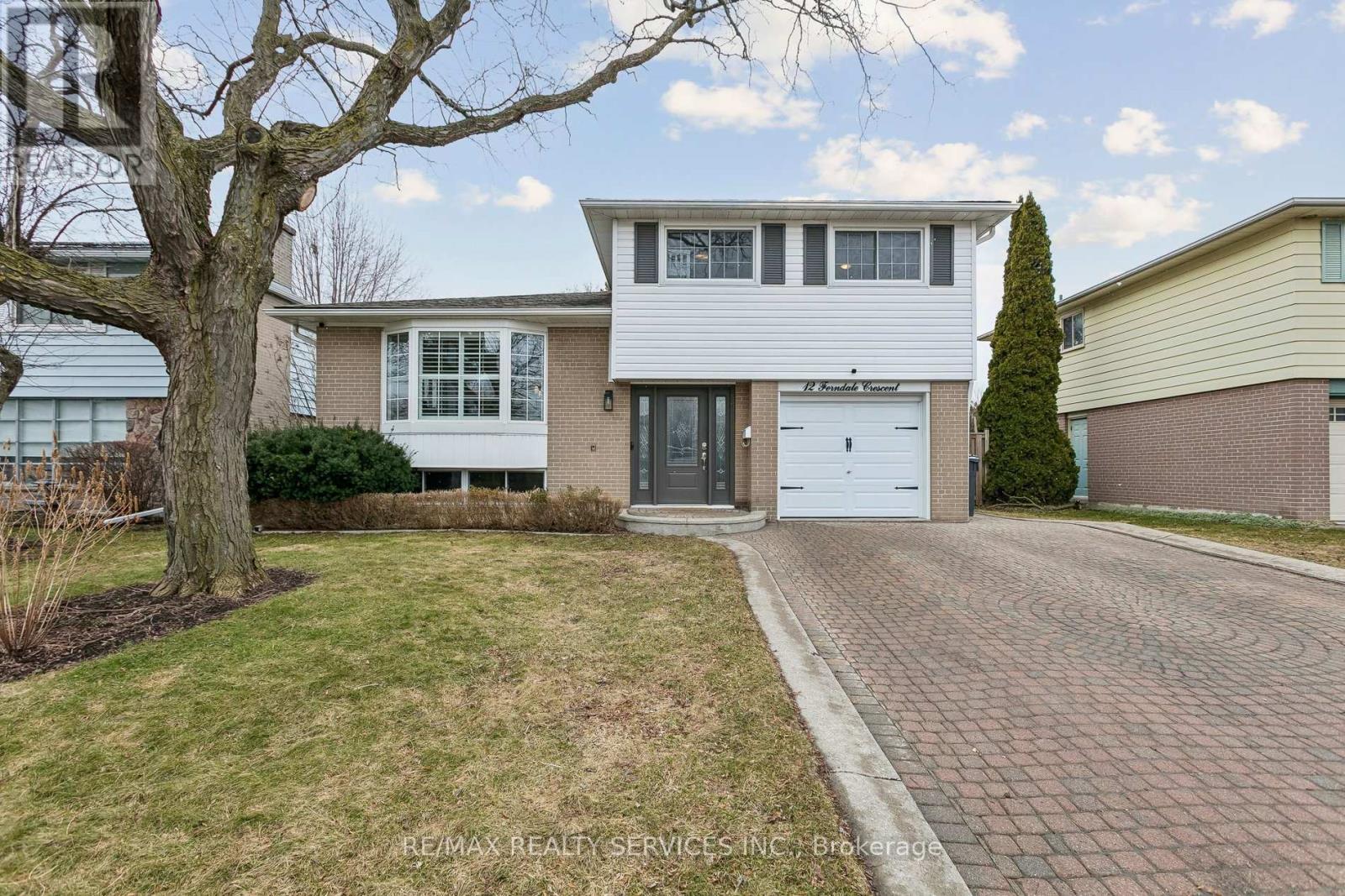 12 FERNDALE CRESCENT, Brampton, Ontario