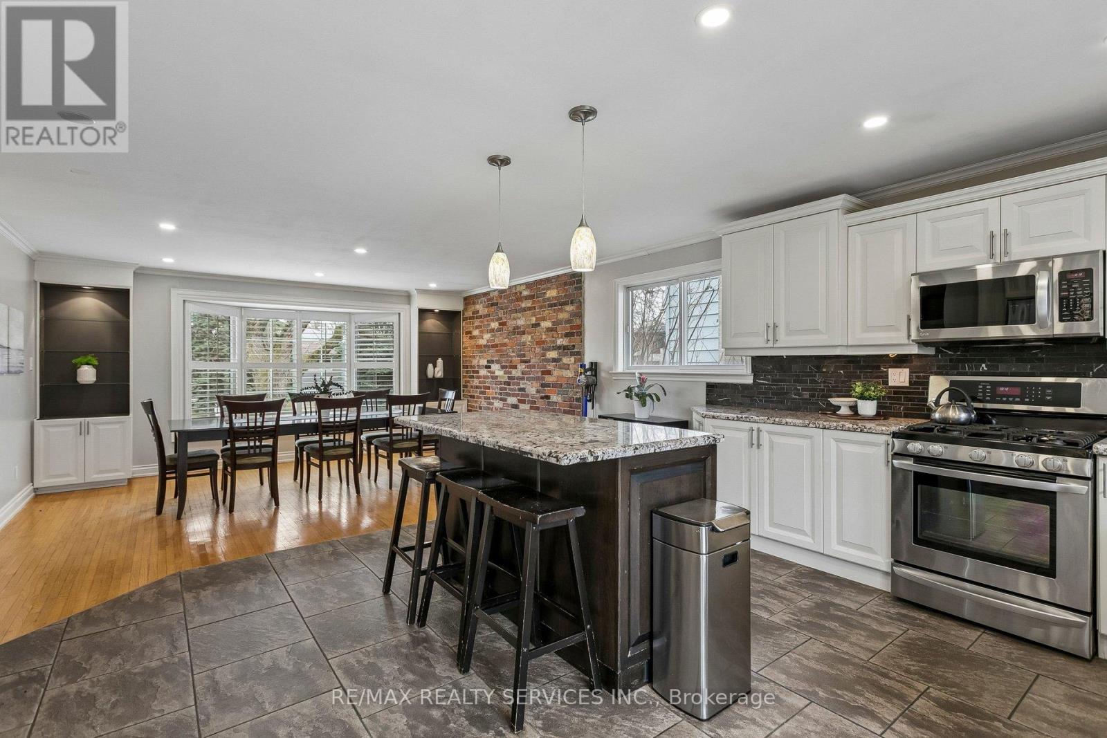 12 Ferndale Crescent, Brampton, Ontario  L6W 1E9 - Photo 19 - W12915198