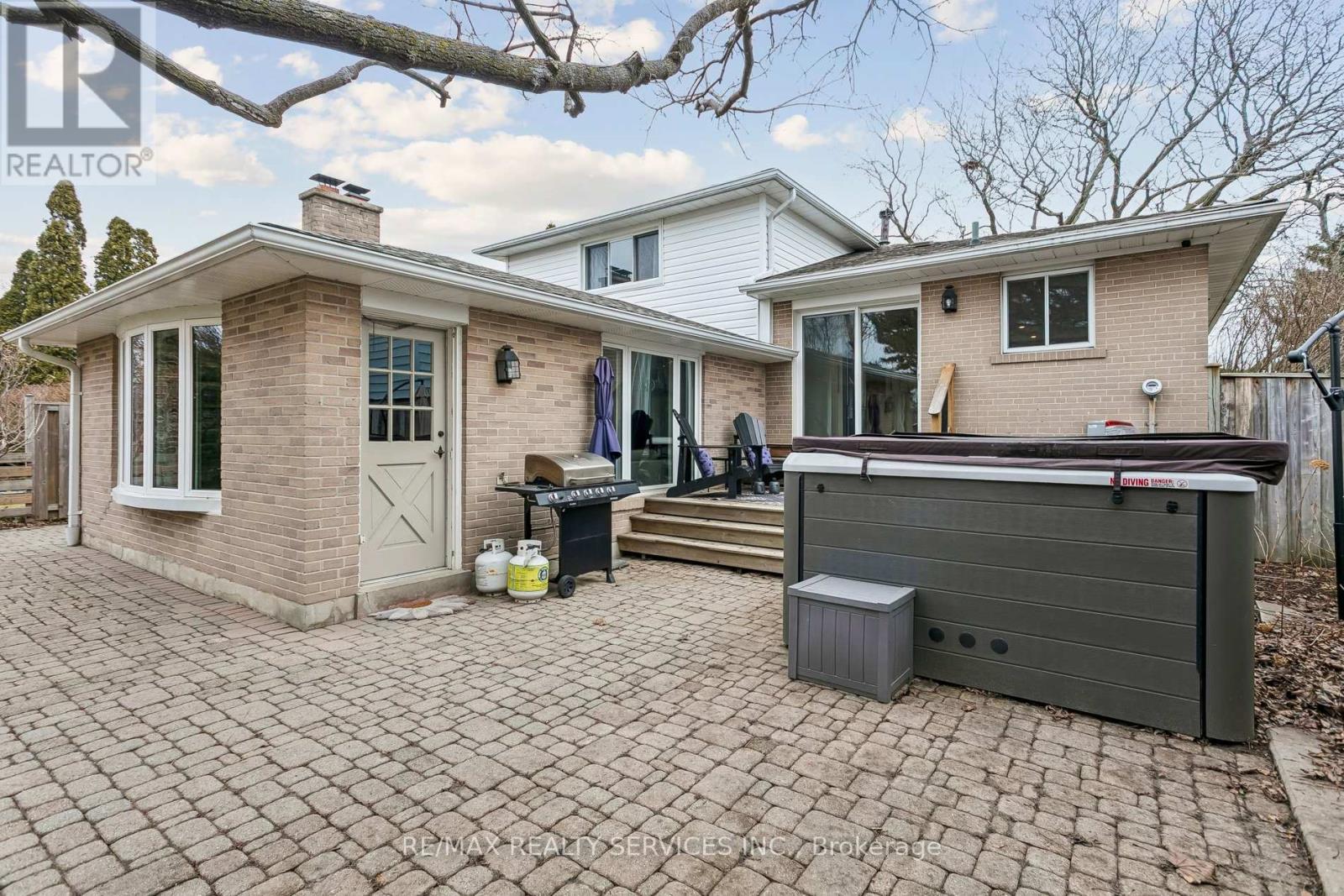 12 Ferndale Crescent, Brampton, Ontario  L6W 1E9 - Photo 35 - W12915198