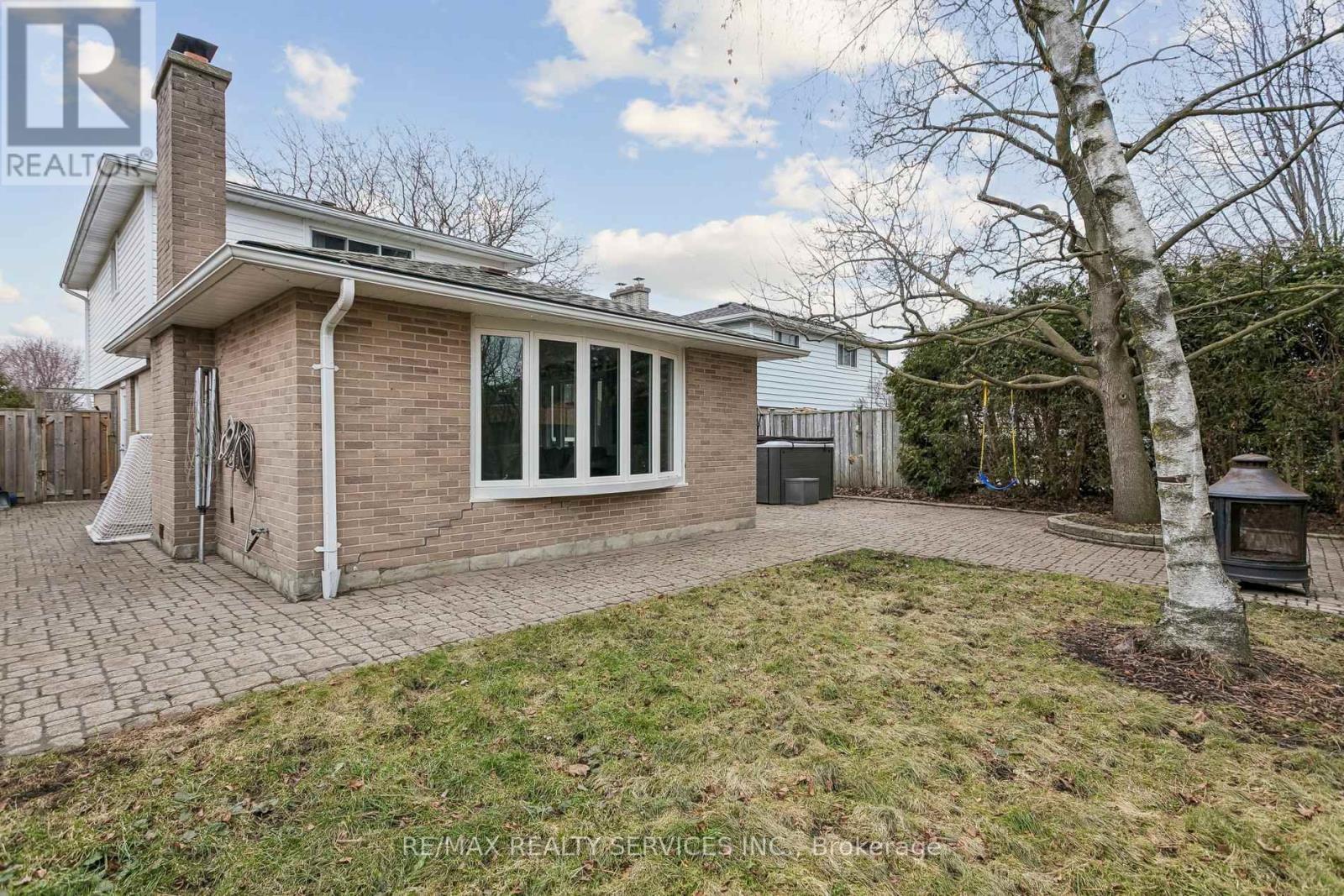 12 Ferndale Crescent, Brampton, Ontario  L6W 1E9 - Photo 36 - W12915198