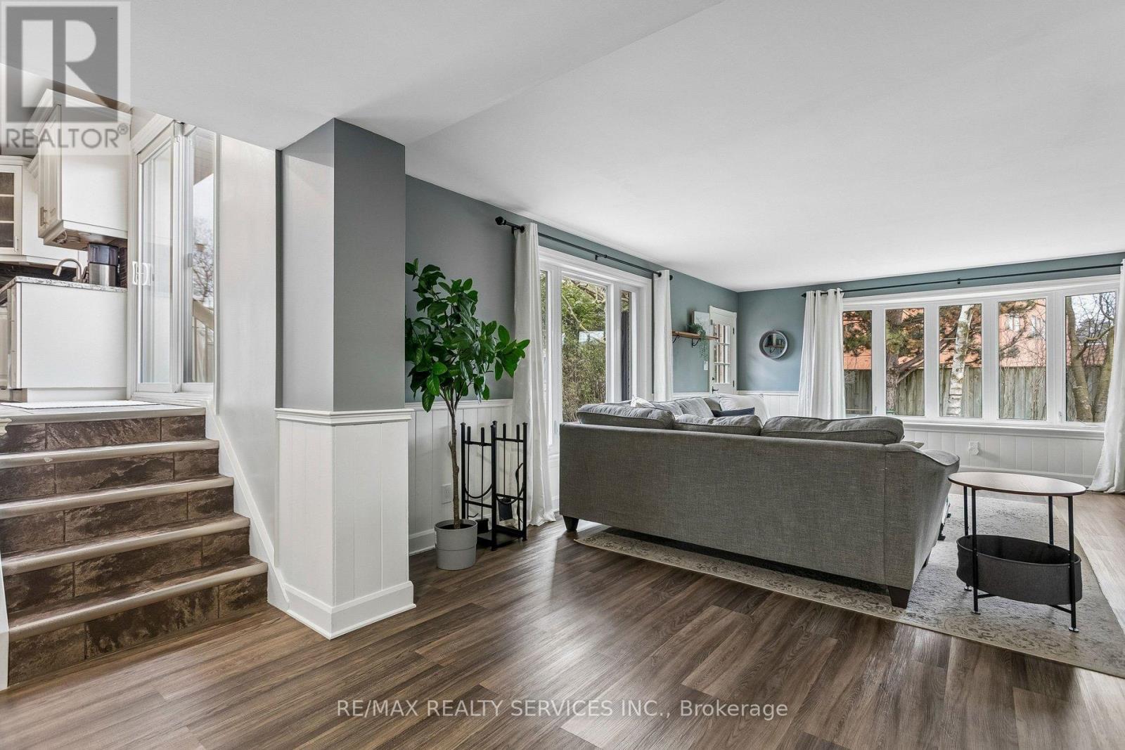 12 Ferndale Crescent, Brampton, Ontario  L6W 1E9 - Photo 7 - W12915198