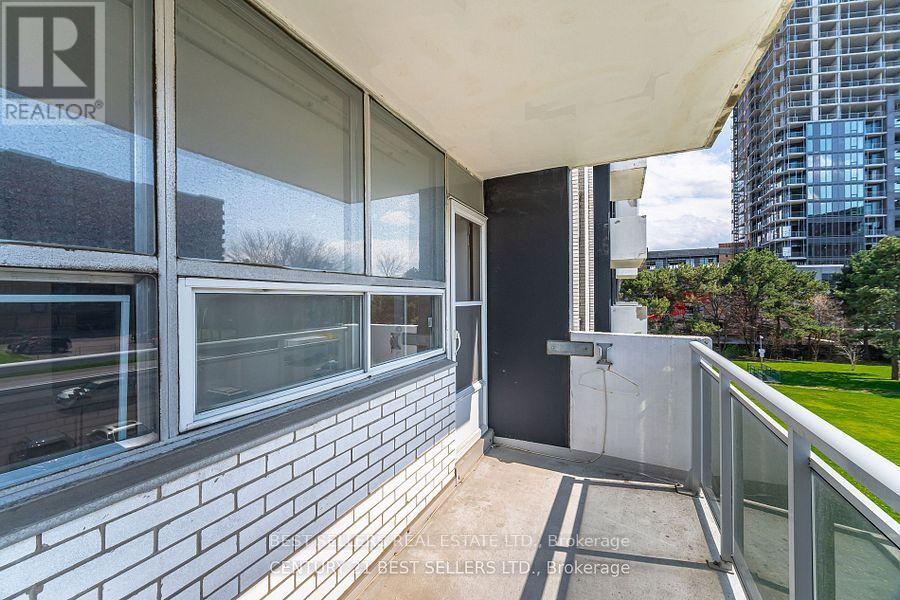 306 - 151 La Rose Avenue, Toronto, Ontario  M9P 1B3 - Photo 12 - W12915206