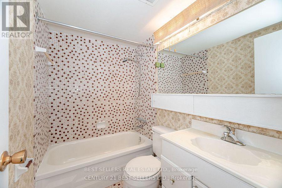 306 - 151 La Rose Avenue, Toronto, Ontario  M9P 1B3 - Photo 9 - W12915206