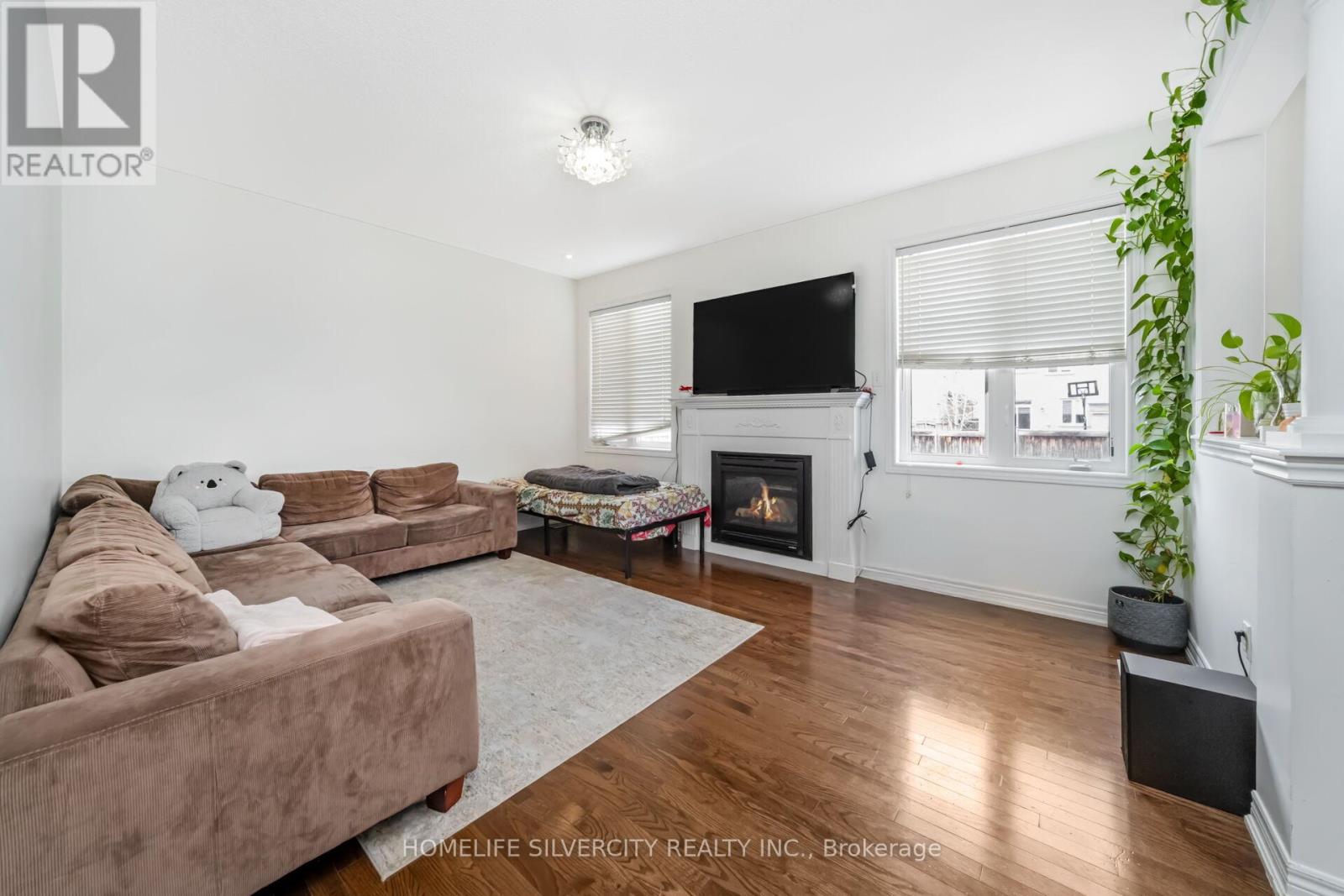 4 Fossil Street, Brampton, Ontario  L6P 3G6 - Photo 10 - W12915222