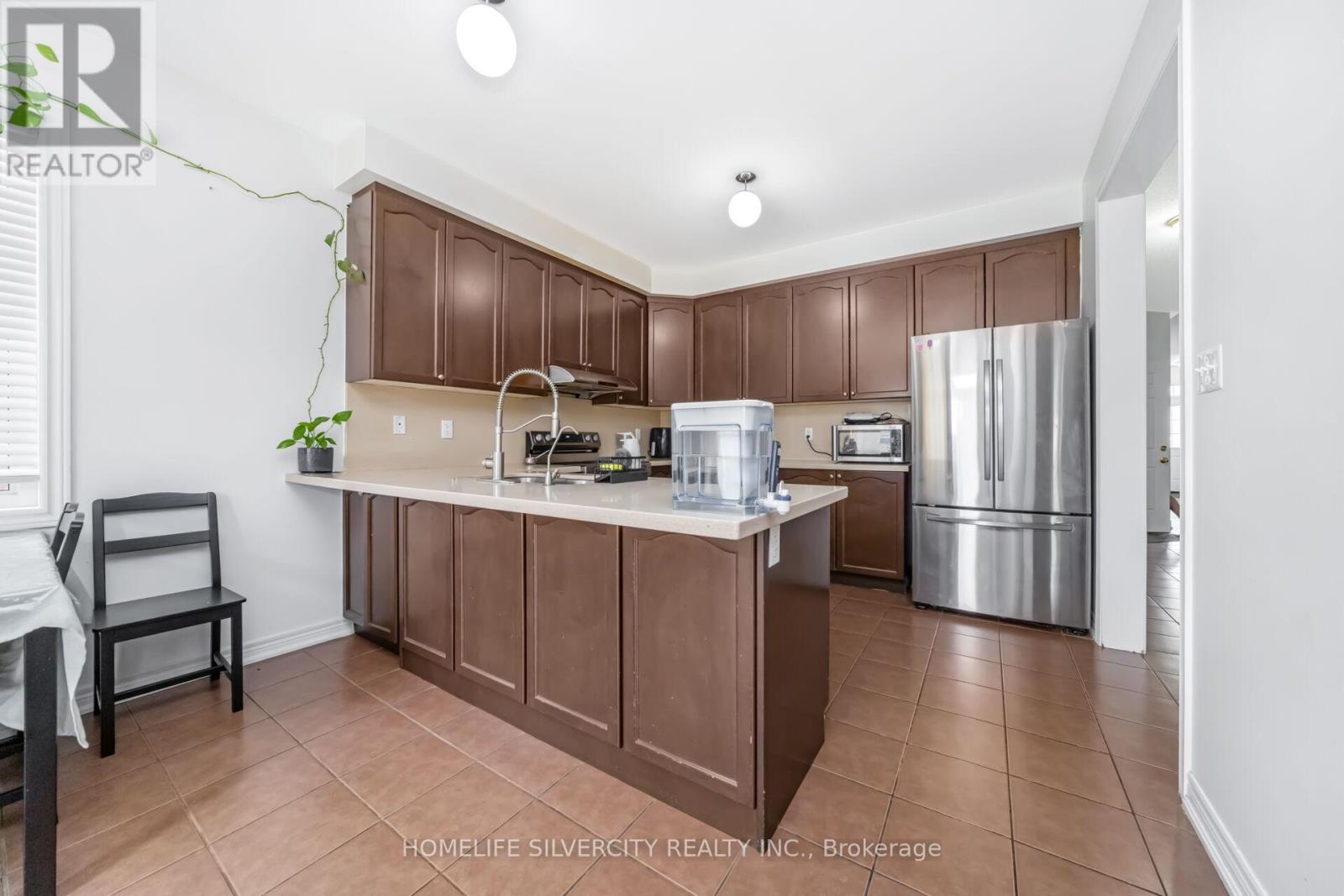 4 Fossil Street, Brampton, Ontario  L6P 3G6 - Photo 14 - W12915222