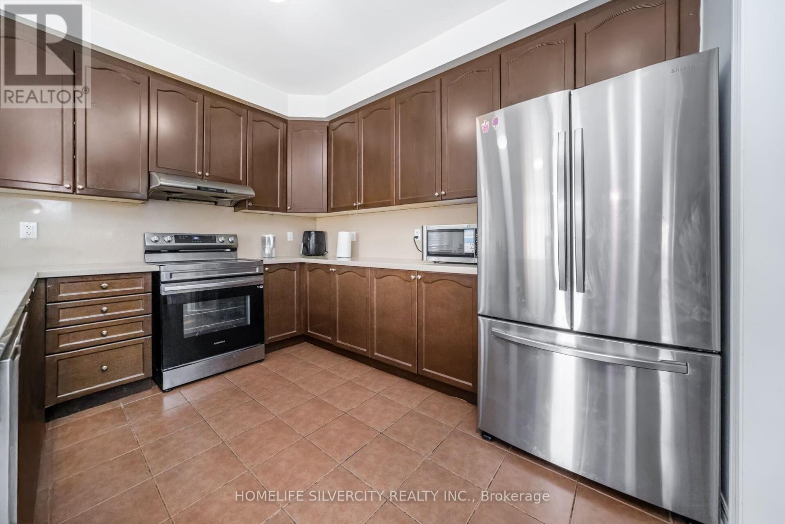 4 Fossil Street, Brampton, Ontario  L6P 3G6 - Photo 15 - W12915222