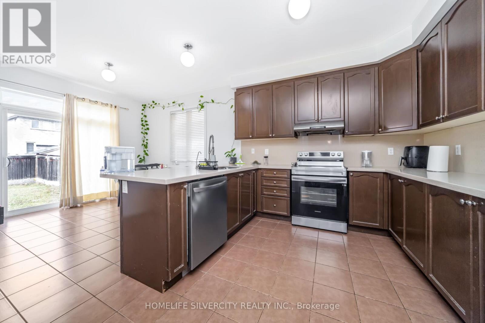 4 Fossil Street, Brampton, Ontario  L6P 3G6 - Photo 16 - W12915222