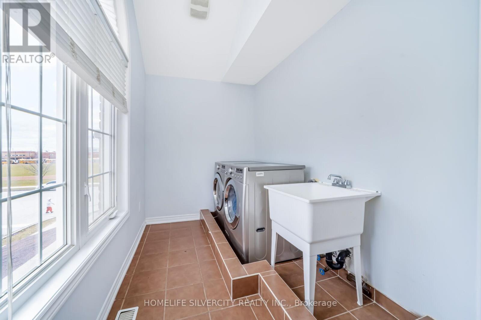 4 Fossil Street, Brampton, Ontario  L6P 3G6 - Photo 44 - W12915222