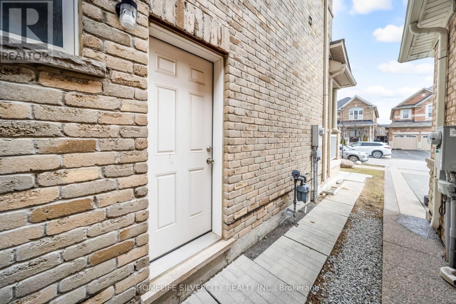 4 Fossil Street, Brampton, Ontario  L6P 3G6 - Photo 47 - W12915222