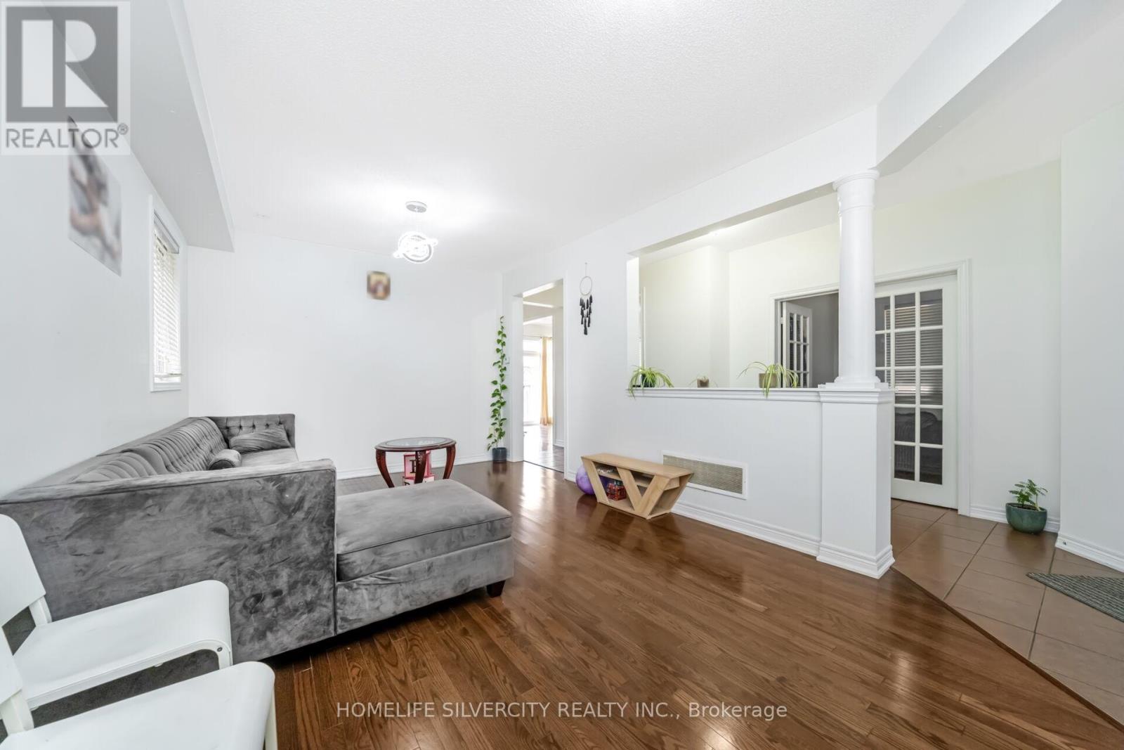 4 Fossil Street, Brampton, Ontario  L6P 3G6 - Photo 8 - W12915222