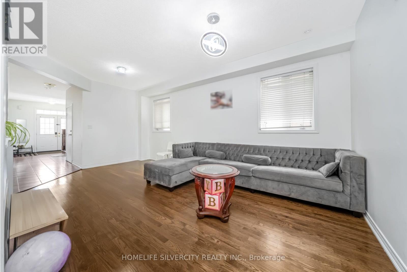 4 Fossil Street, Brampton, Ontario  L6P 3G6 - Photo 9 - W12915222