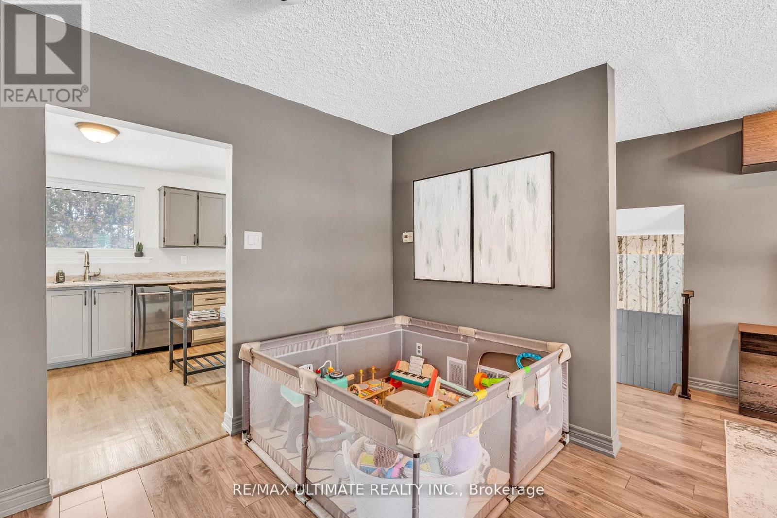 37 Banbury Court, Brampton, Ontario  L6T 1Y9 - Photo 11 - W12915232