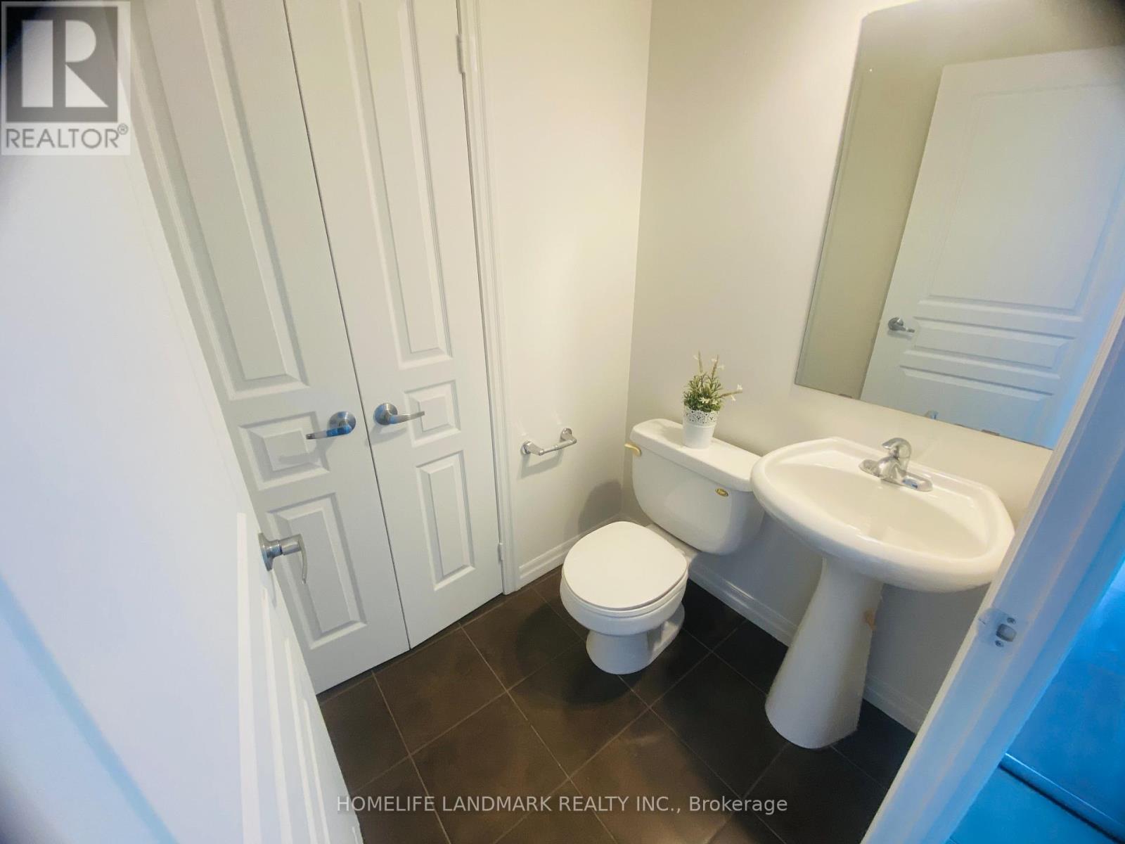 2508 - 225 Webb Drive, Mississauga, Ontario  L5B 4P2 - Photo 13 - W12915252