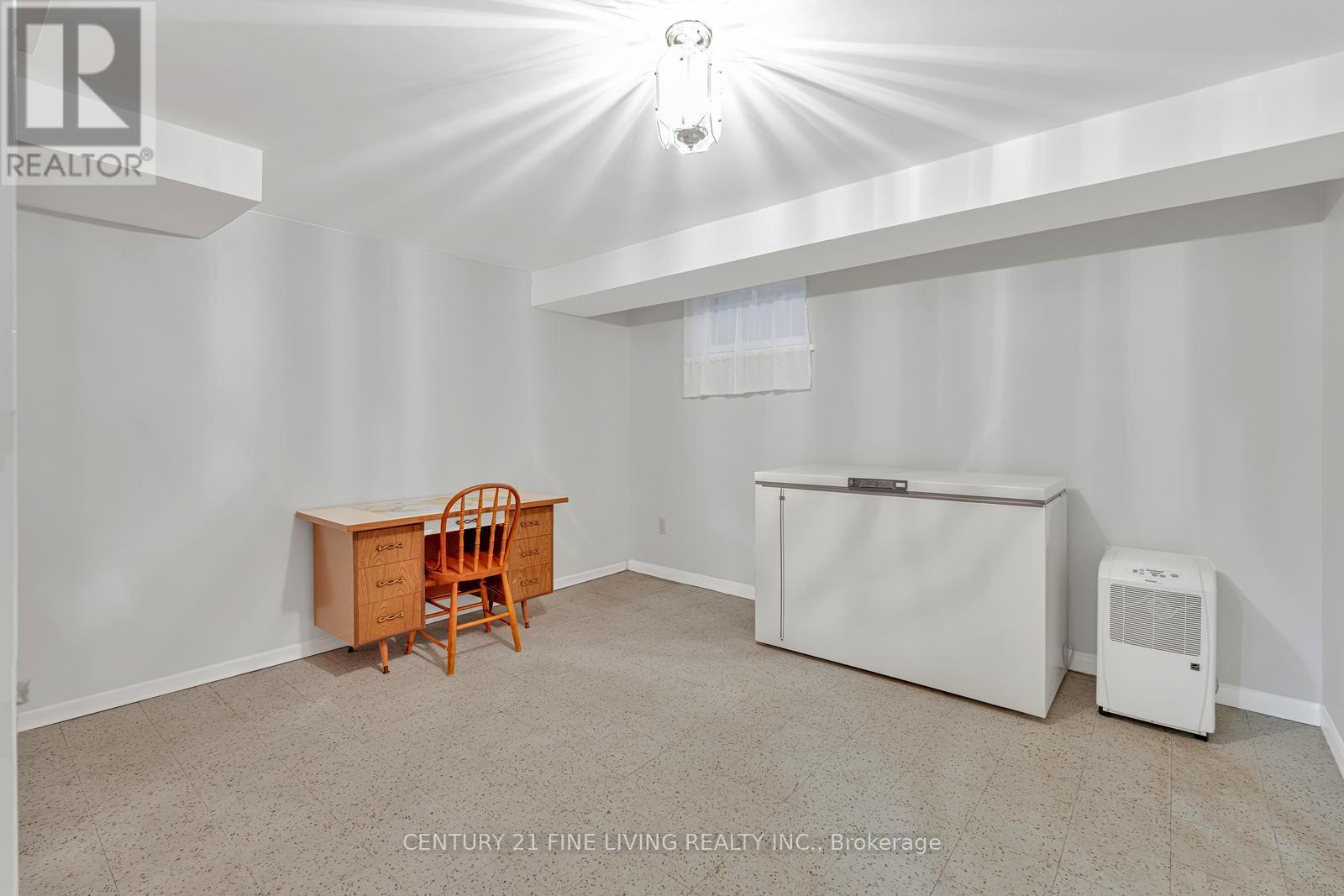 382 Hillmount Avenue, Toronto, Ontario  M6B 1Y8 - Photo 13 - W12915296