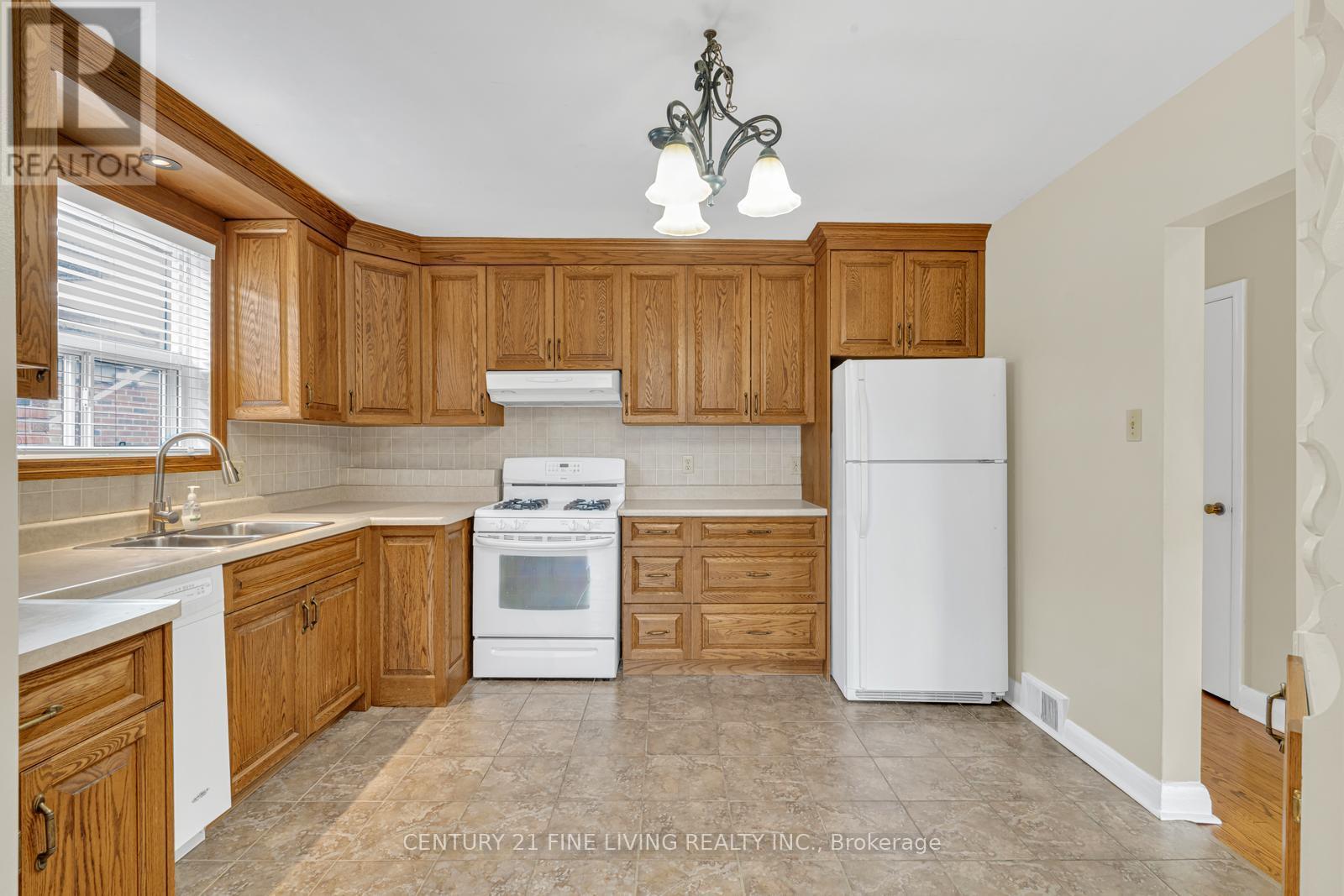 382 Hillmount Avenue, Toronto, Ontario  M6B 1Y8 - Photo 20 - W12915296