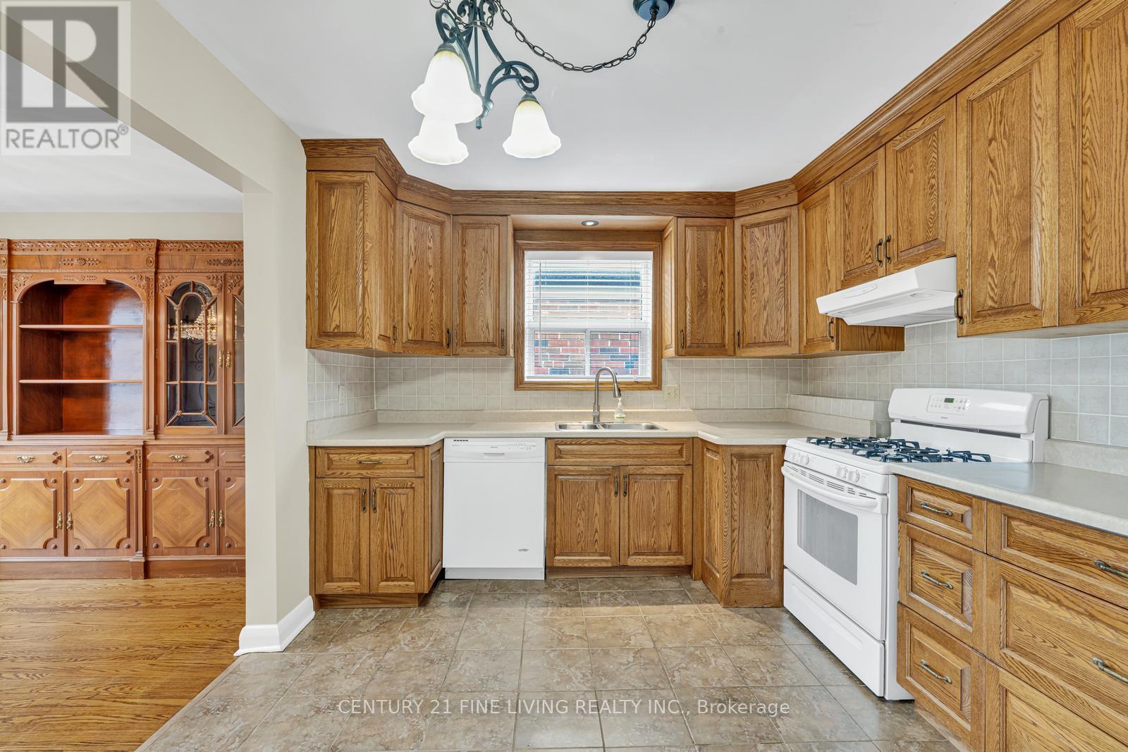 382 Hillmount Avenue, Toronto, Ontario  M6B 1Y8 - Photo 21 - W12915296