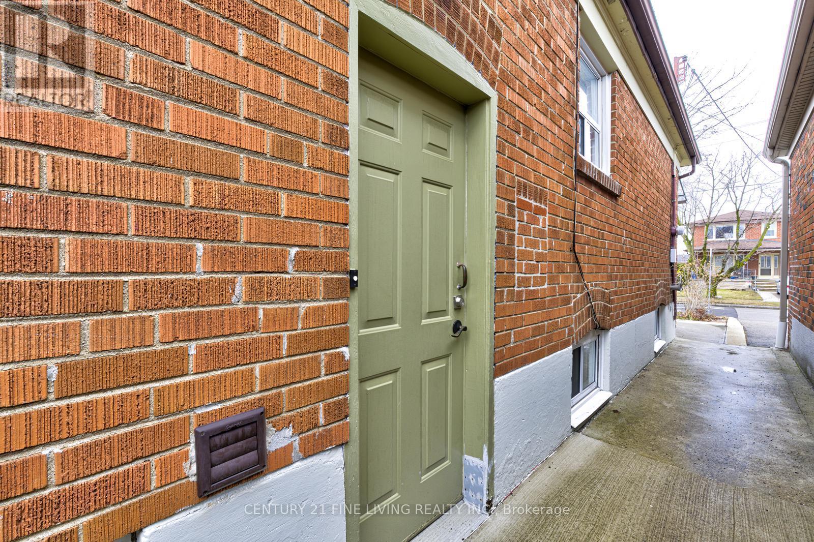 382 Hillmount Avenue, Toronto, Ontario  M6B 1Y8 - Photo 29 - W12915296