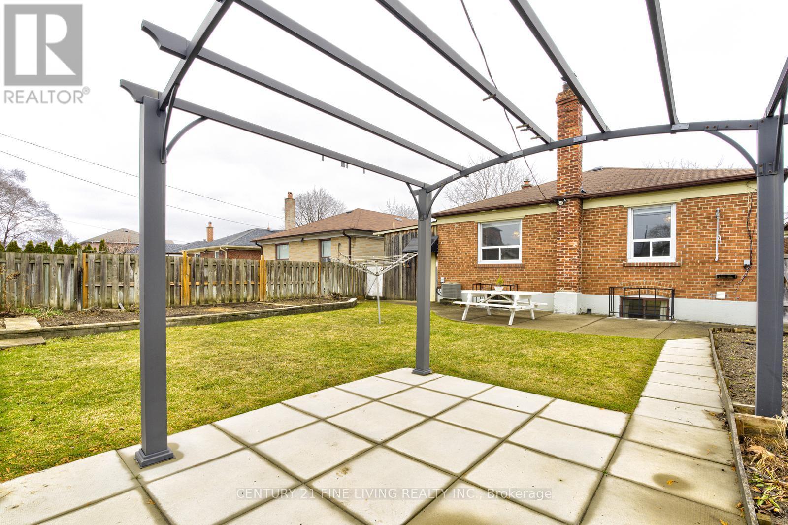 382 Hillmount Avenue, Toronto, Ontario  M6B 1Y8 - Photo 31 - W12915296