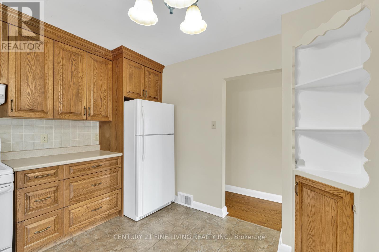 382 Hillmount Avenue, Toronto, Ontario  M6B 1Y8 - Photo 8 - W12915296