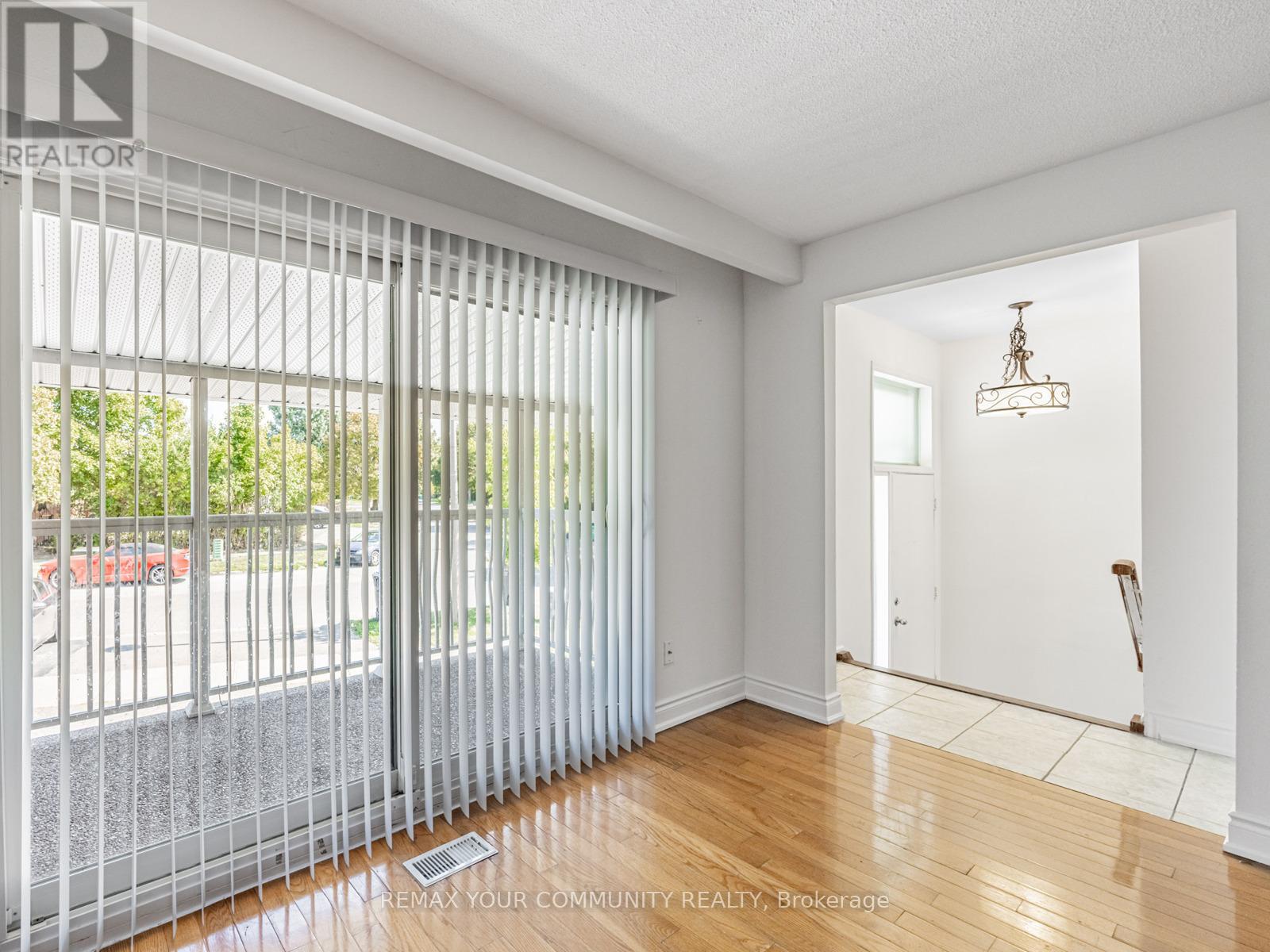 14 Roseville Drive, Brampton, Ontario  L6Y 2G8 - Photo 9 - W12915320