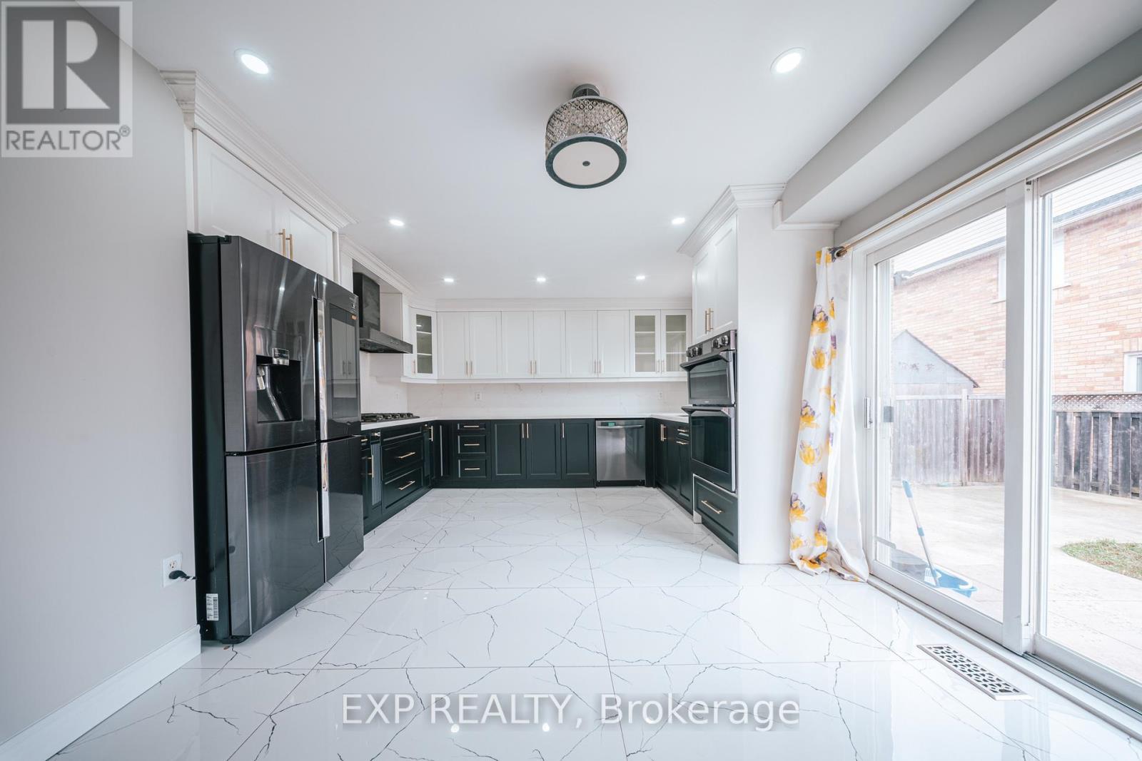 3 Deforest Drive, Brampton, Ontario  L7A 2Y3 - Photo 15 - W12915324