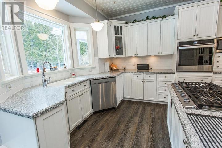 3515 Huron Line Rd, Jocelyn Township, Richards Landing, Ontario  P0R 1J0 - Photo 14 - SM260442